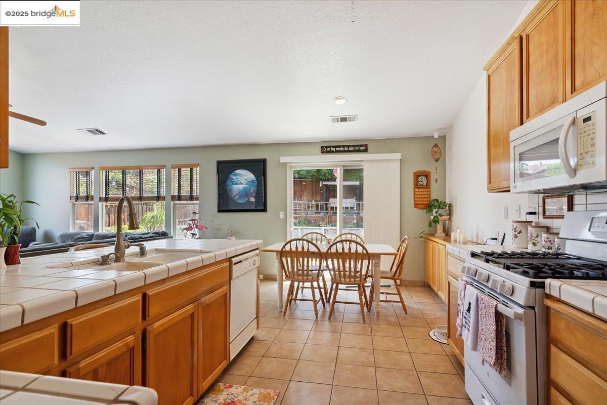 5129 Tehachapi Way, Antioch, California 94531, 4 Bedrooms Bedrooms, 8 Rooms Rooms,2 BathroomsBathrooms,Residential,For Sale,5129 Tehachapi Way,41106219