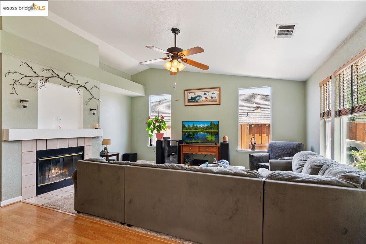 5129 Tehachapi Way, Antioch, California 94531, 4 Bedrooms Bedrooms, 8 Rooms Rooms,2 BathroomsBathrooms,Residential,For Sale,5129 Tehachapi Way,41106219