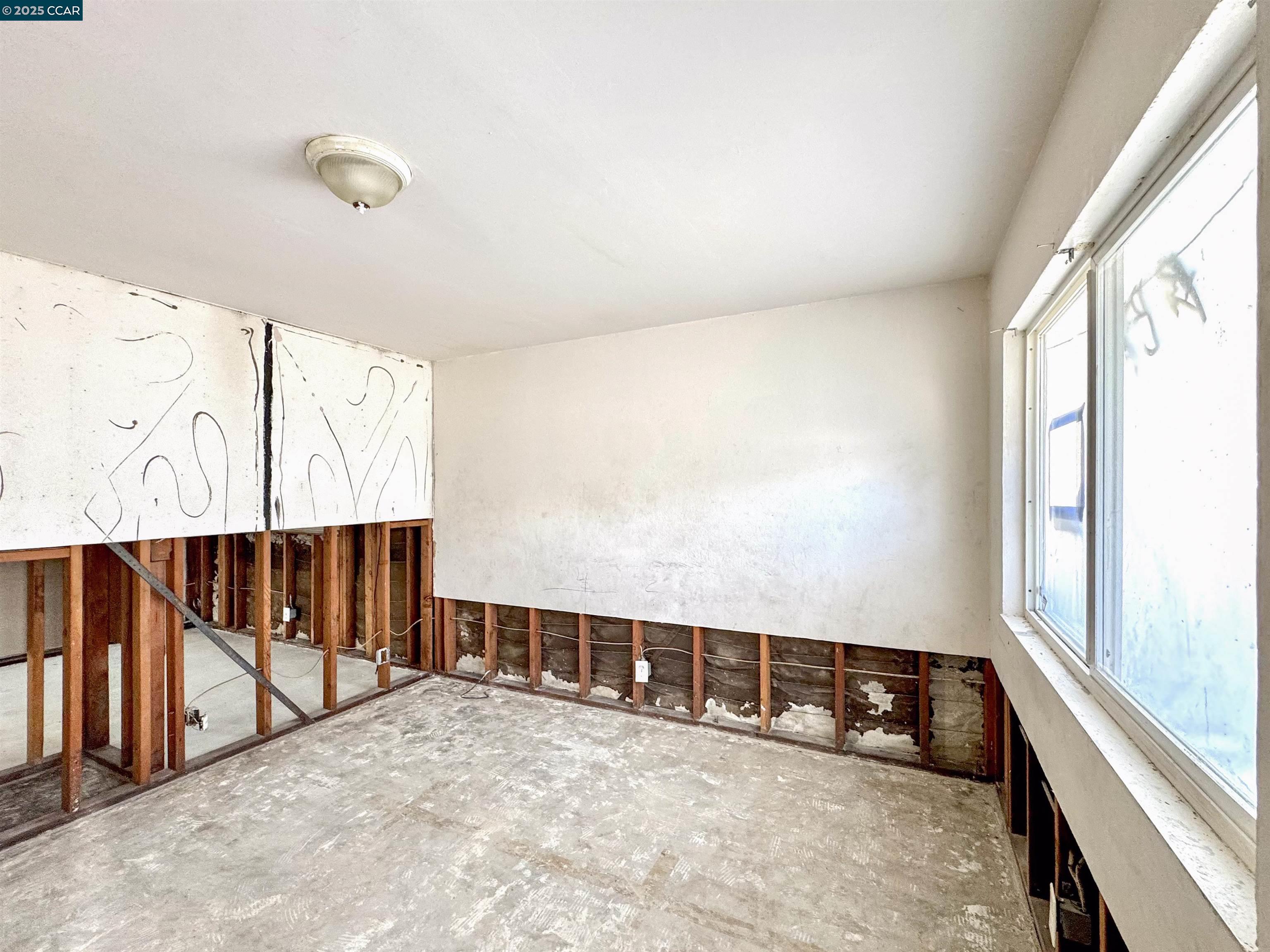 1816 15Th St, San Pablo, California 94806, ,Residential Income,For Sale,1816 15Th St,41106220