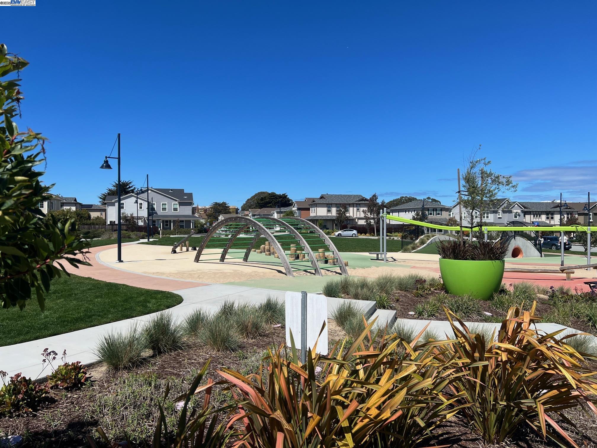 274 Skyview Dr, Marina, California 93933, 4 Bedrooms Bedrooms, 8 Rooms Rooms,3 BathroomsBathrooms,Residential Lease,For Rent,274 Skyview Dr,41106223