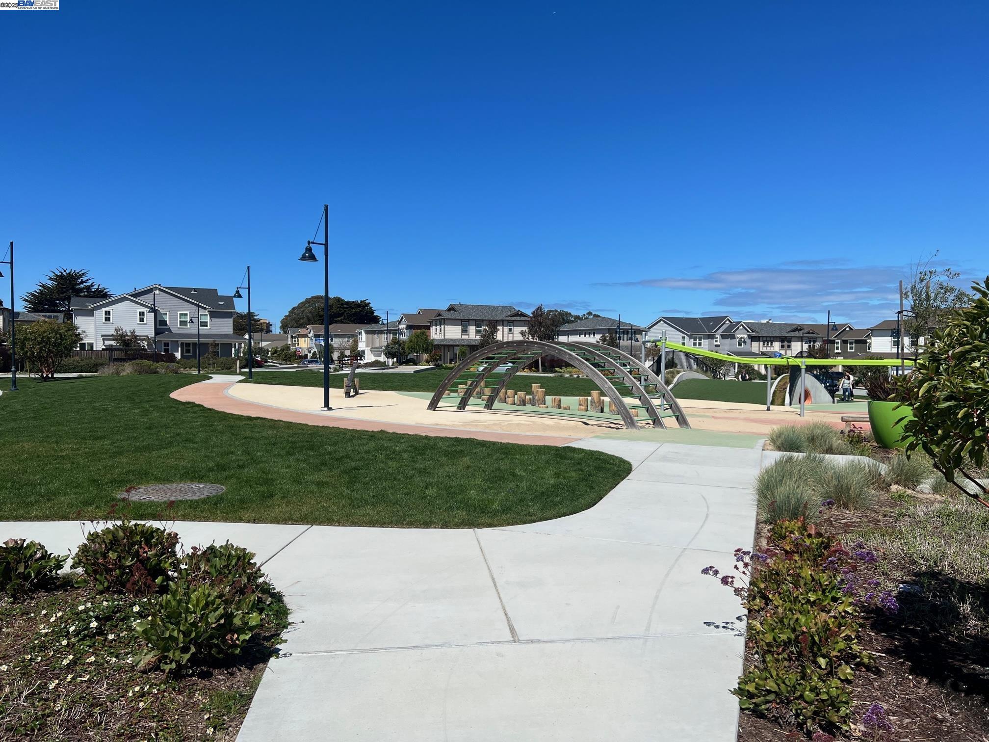274 Skyview Dr, Marina, California 93933, 4 Bedrooms Bedrooms, 8 Rooms Rooms,3 BathroomsBathrooms,Residential Lease,For Rent,274 Skyview Dr,41106223