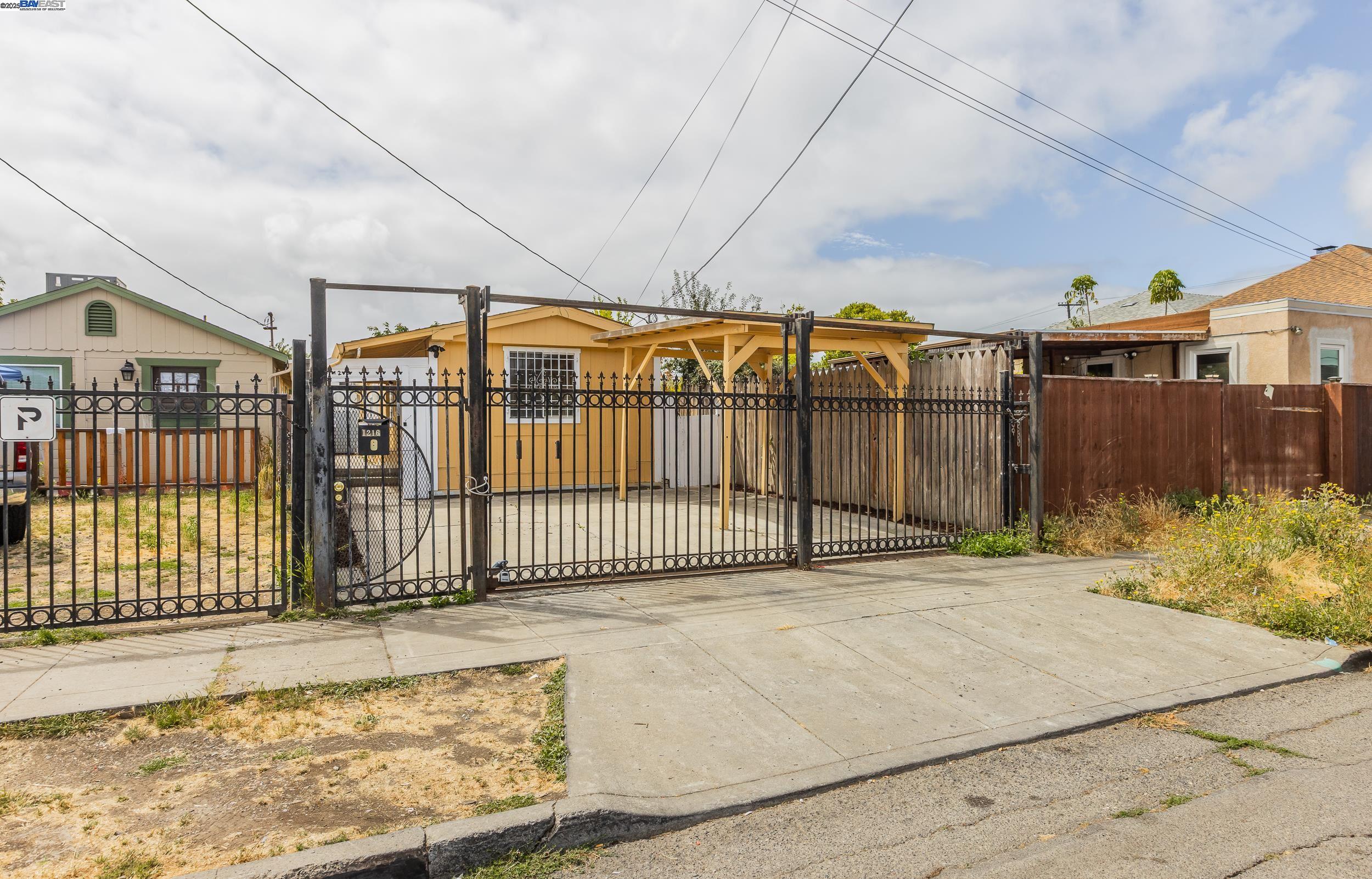 1216 88Th Ave, Oakland, California 94621, 2 Bedrooms Bedrooms, 4 Rooms Rooms,2 BathroomsBathrooms,Residential,For Sale,1216 88Th Ave,41106224