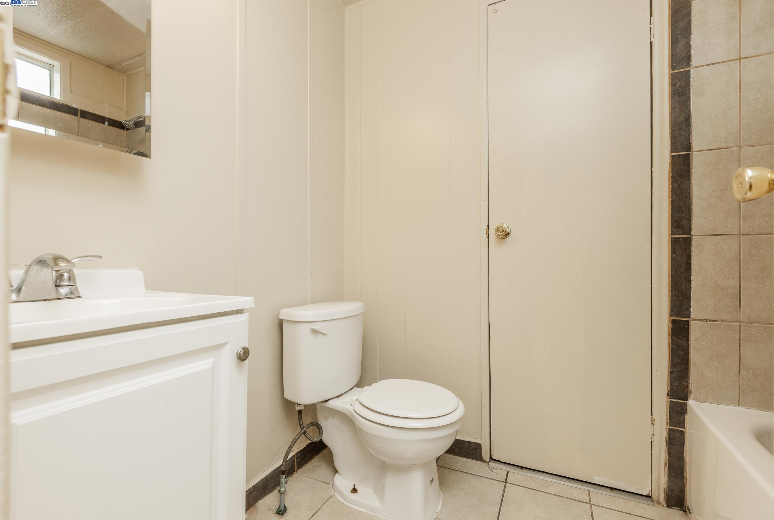 1216 88Th Ave, Oakland, California 94621, 2 Bedrooms Bedrooms, 4 Rooms Rooms,2 BathroomsBathrooms,Residential,For Sale,1216 88Th Ave,41106224