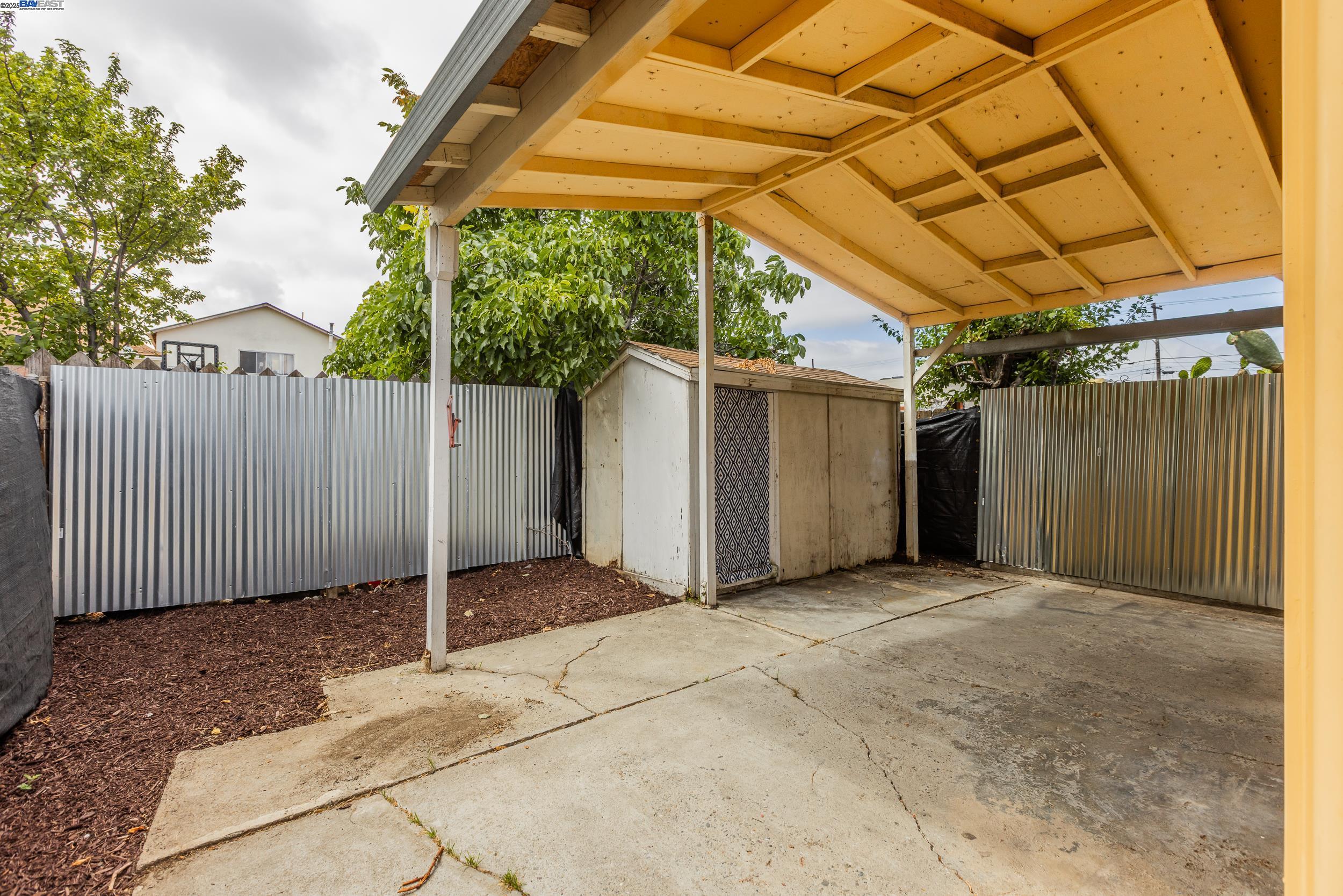 1216 88Th Ave, Oakland, California 94621, 2 Bedrooms Bedrooms, 4 Rooms Rooms,2 BathroomsBathrooms,Residential,For Sale,1216 88Th Ave,41106224