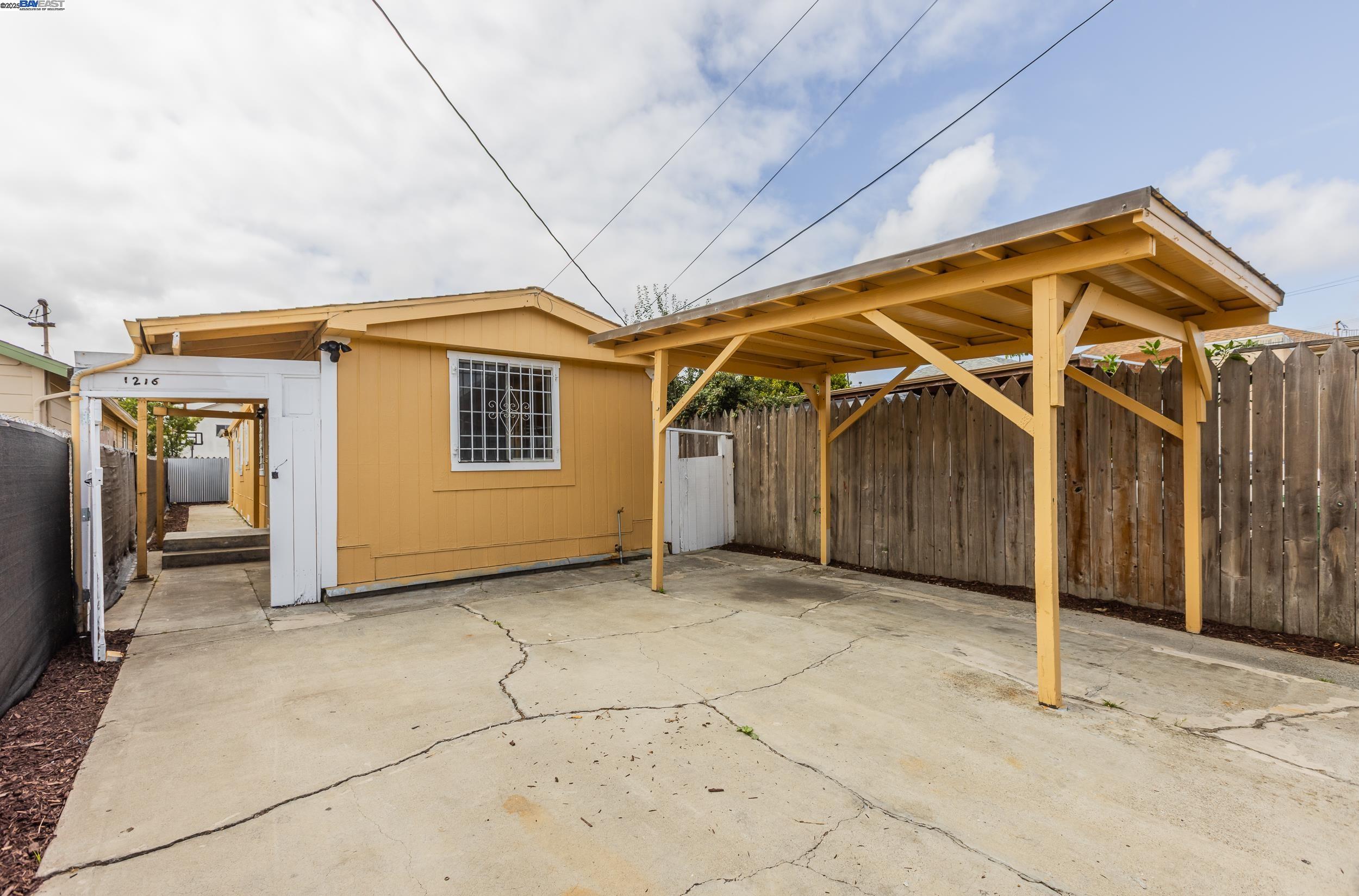 1216 88Th Ave, Oakland, California 94621, 2 Bedrooms Bedrooms, 4 Rooms Rooms,2 BathroomsBathrooms,Residential,For Sale,1216 88Th Ave,41106224