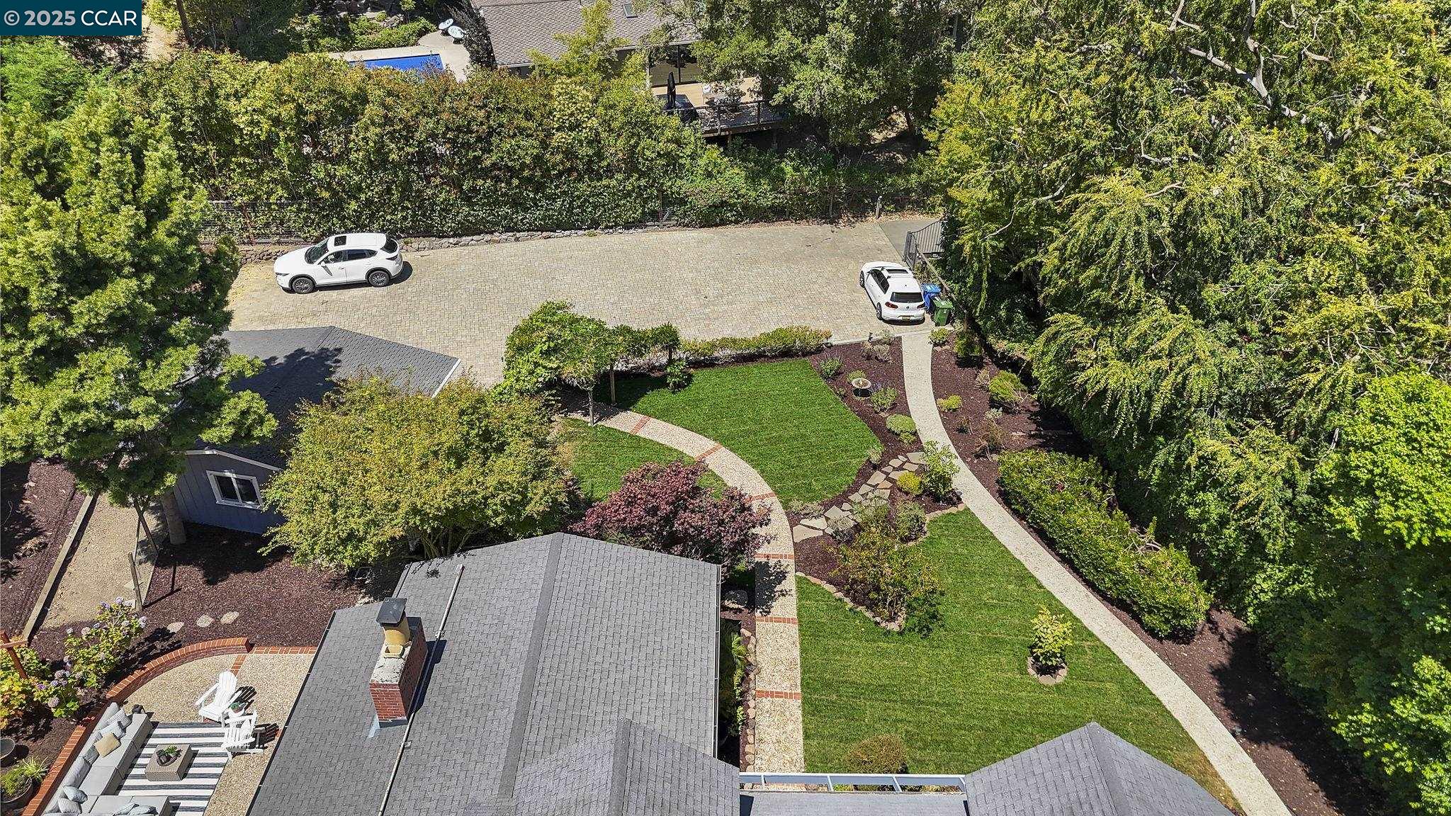 Detail Gallery Image 11 of 53 For 3475 Springhill Rd, Lafayette,  CA 94549 - 4 Beds | 3 Baths