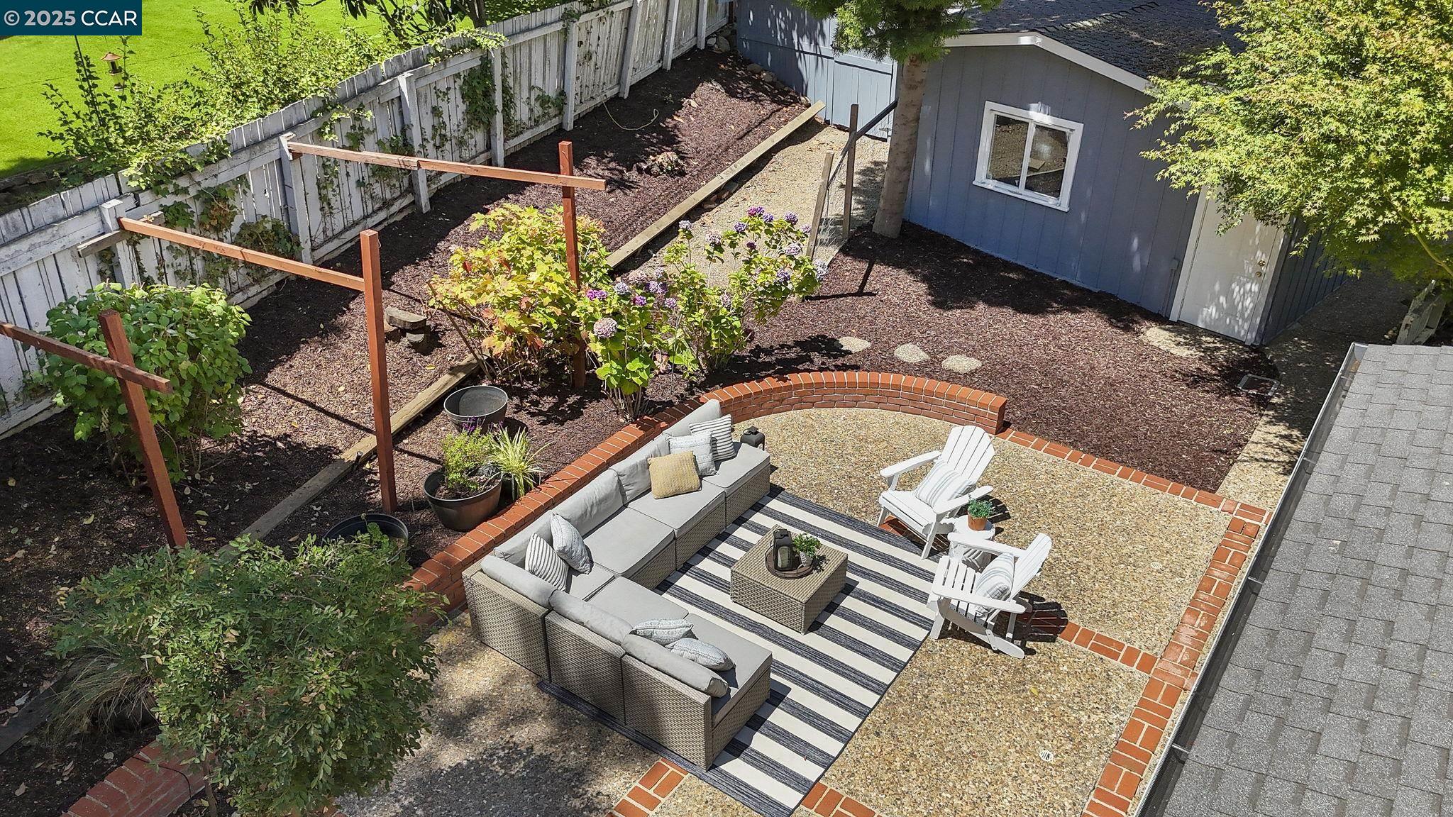 Detail Gallery Image 12 of 53 For 3475 Springhill Rd, Lafayette,  CA 94549 - 4 Beds | 3 Baths