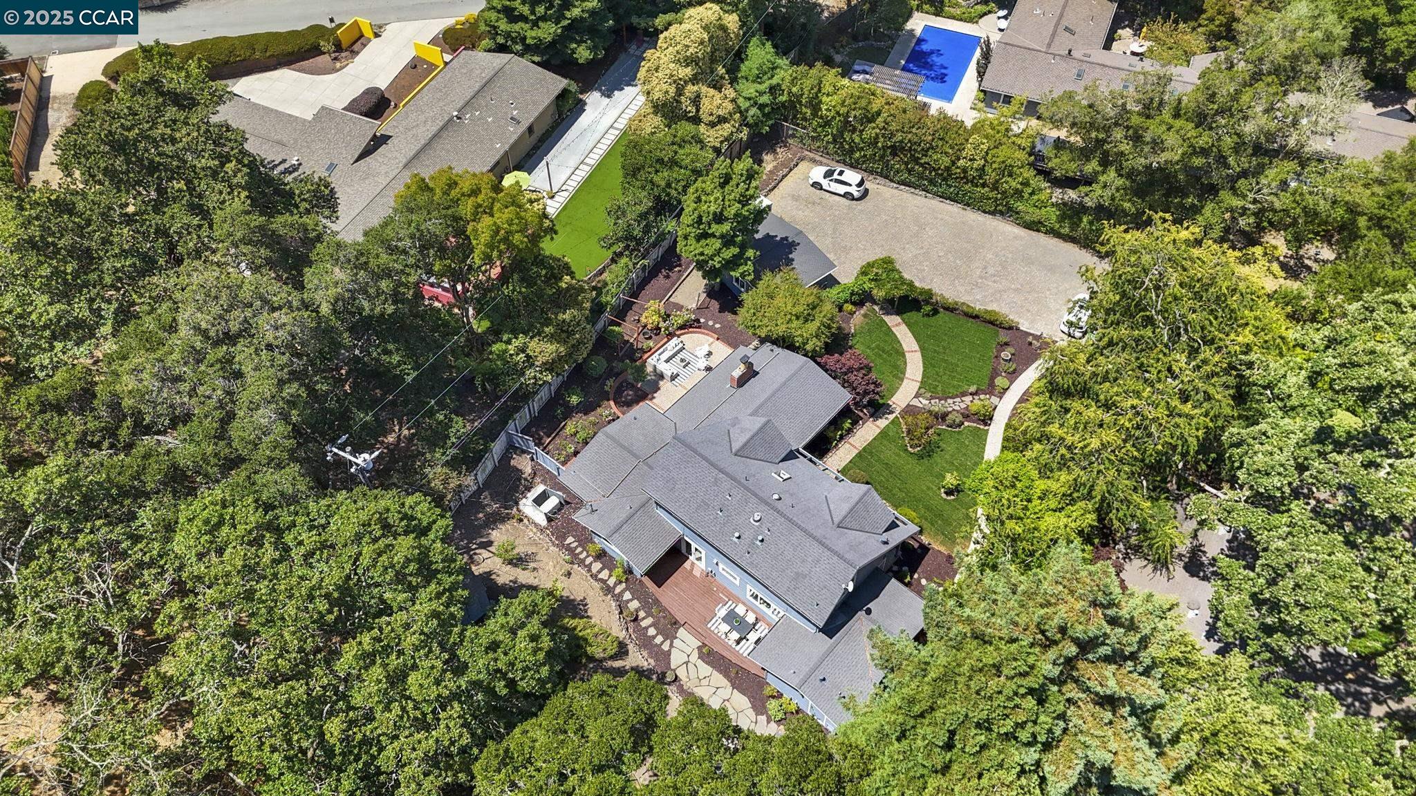 Detail Gallery Image 15 of 53 For 3475 Springhill Rd, Lafayette,  CA 94549 - 4 Beds | 3 Baths