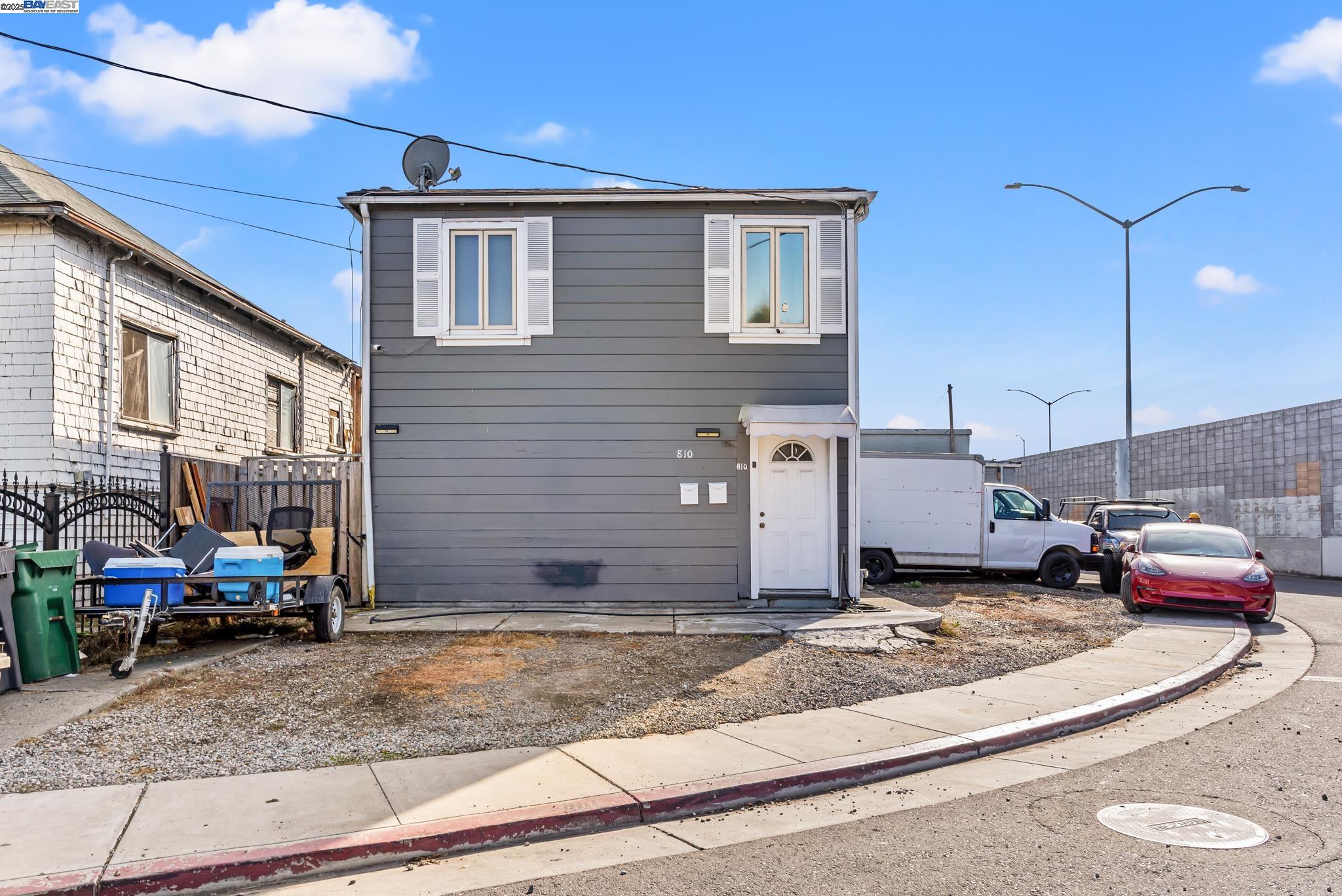 812 Lisbon, Oakland, California 94601, ,Residential Income,For Sale,812 Lisbon,41106227