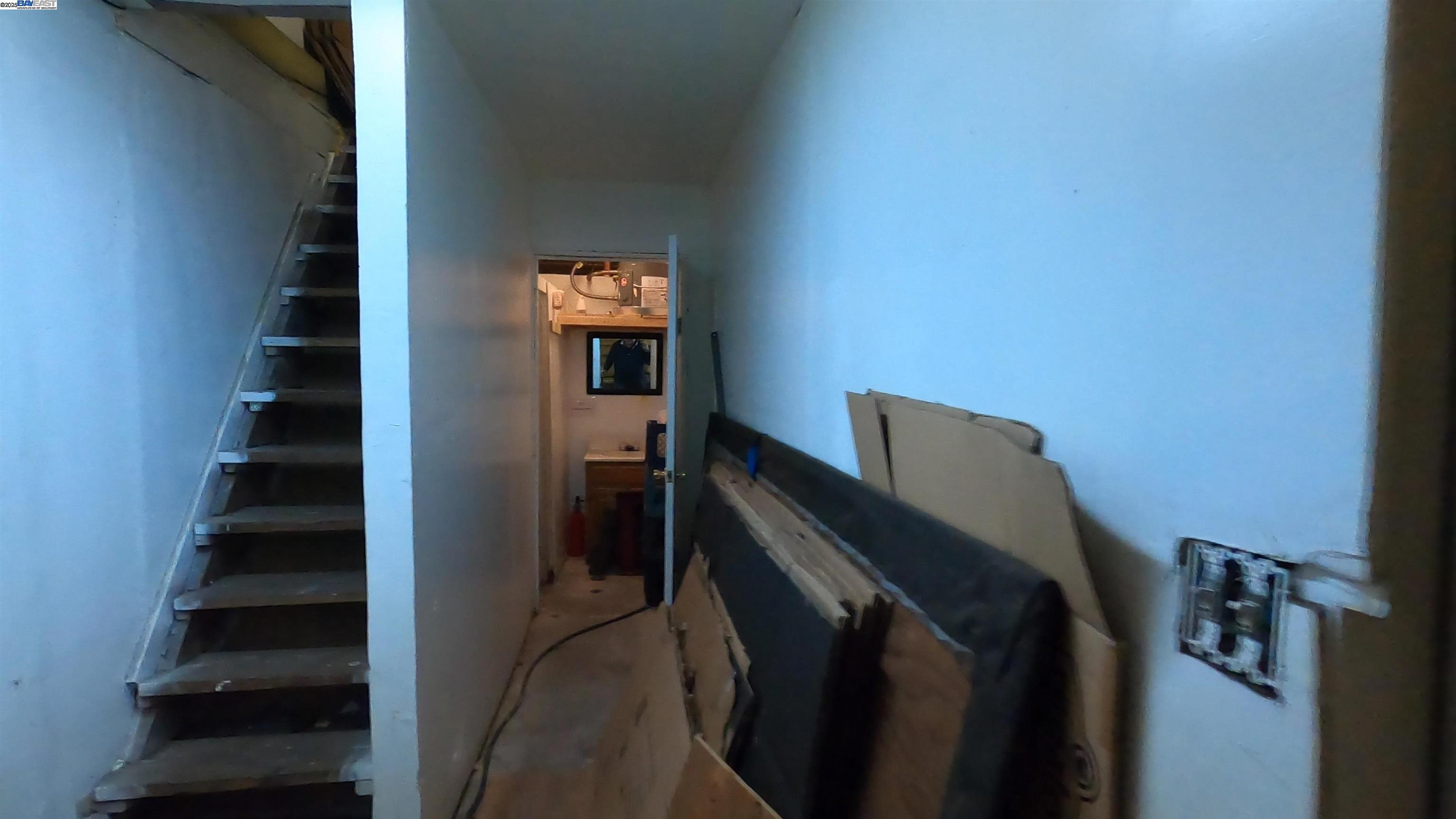 812 Lisbon, Oakland, California 94601, ,Residential Income,For Sale,812 Lisbon,41106227
