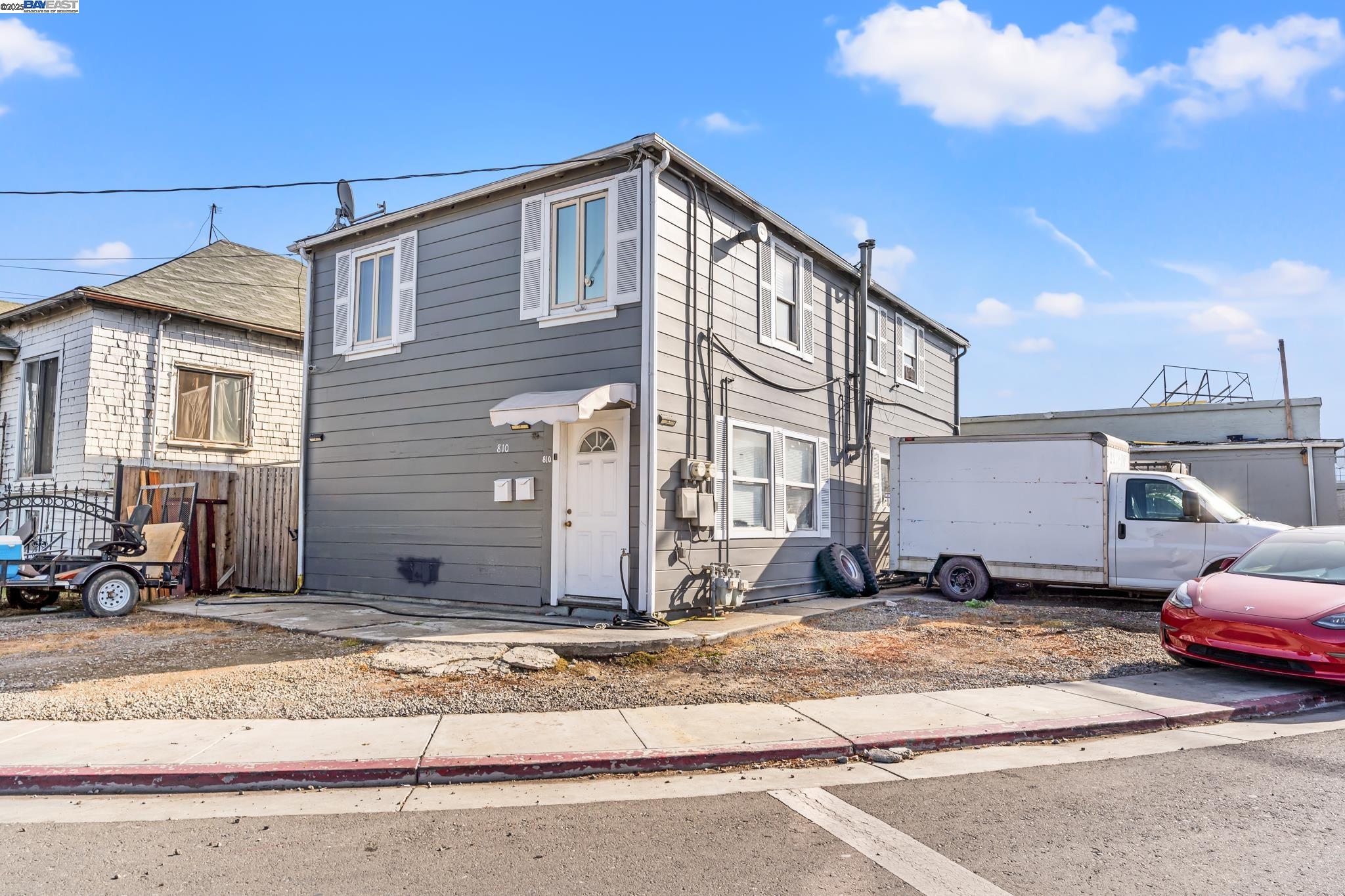 812 Lisbon, Oakland, California 94601, ,Residential Income,For Sale,812 Lisbon,41106227