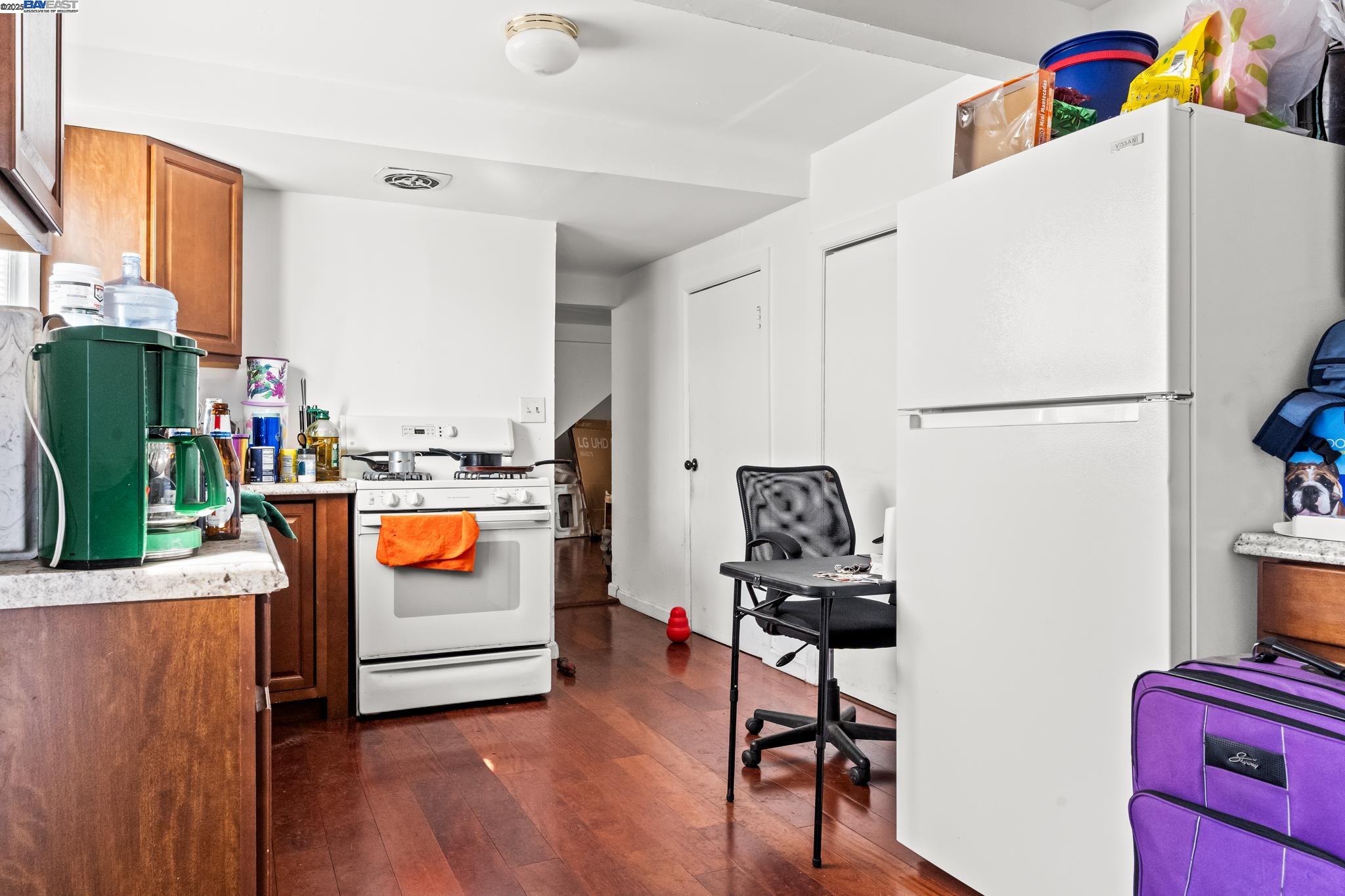 812 Lisbon, Oakland, California 94601, ,Residential Income,For Sale,812 Lisbon,41106227