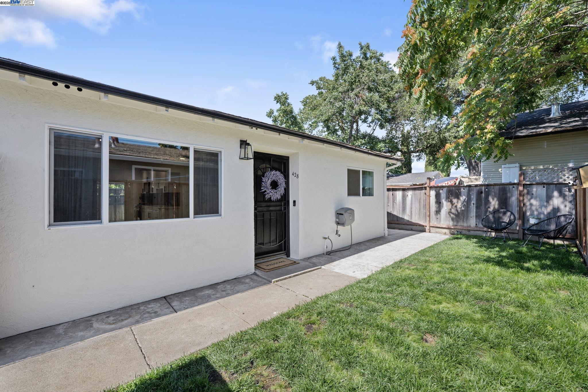 428 N P St, Livermore, California 94551, 4 Bedrooms Bedrooms, 8 Rooms Rooms,2 BathroomsBathrooms,Residential,For Sale,428 N P St,41106228