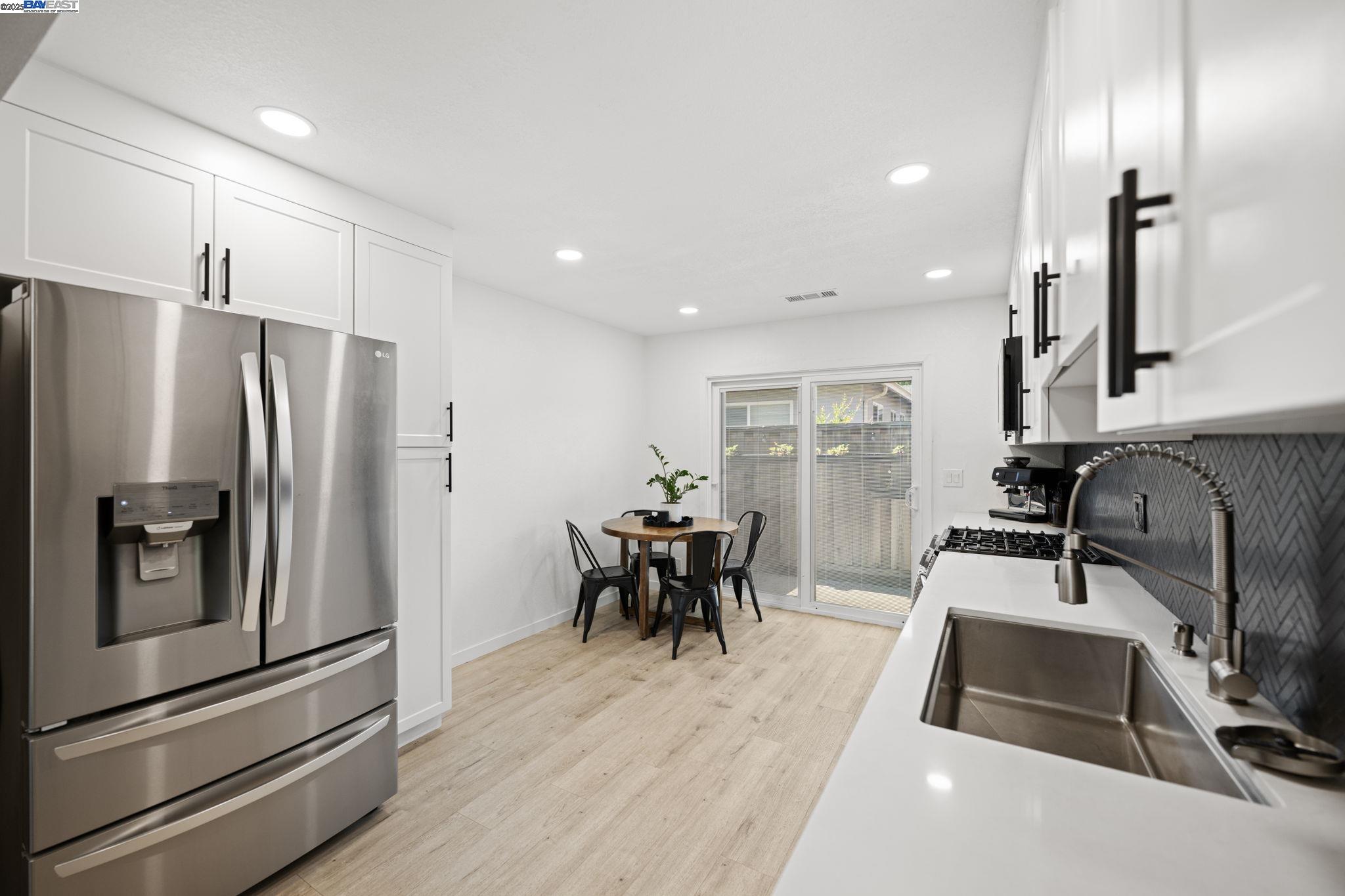428 N P St, Livermore, California 94551, 4 Bedrooms Bedrooms, 8 Rooms Rooms,2 BathroomsBathrooms,Residential,For Sale,428 N P St,41106228