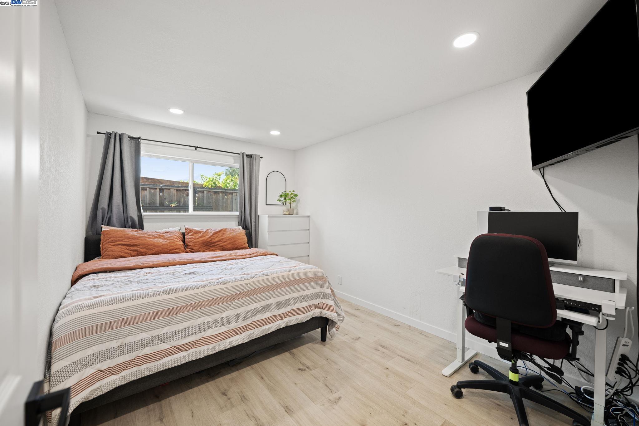 428 N P St, Livermore, California 94551, 4 Bedrooms Bedrooms, 8 Rooms Rooms,2 BathroomsBathrooms,Residential,For Sale,428 N P St,41106228
