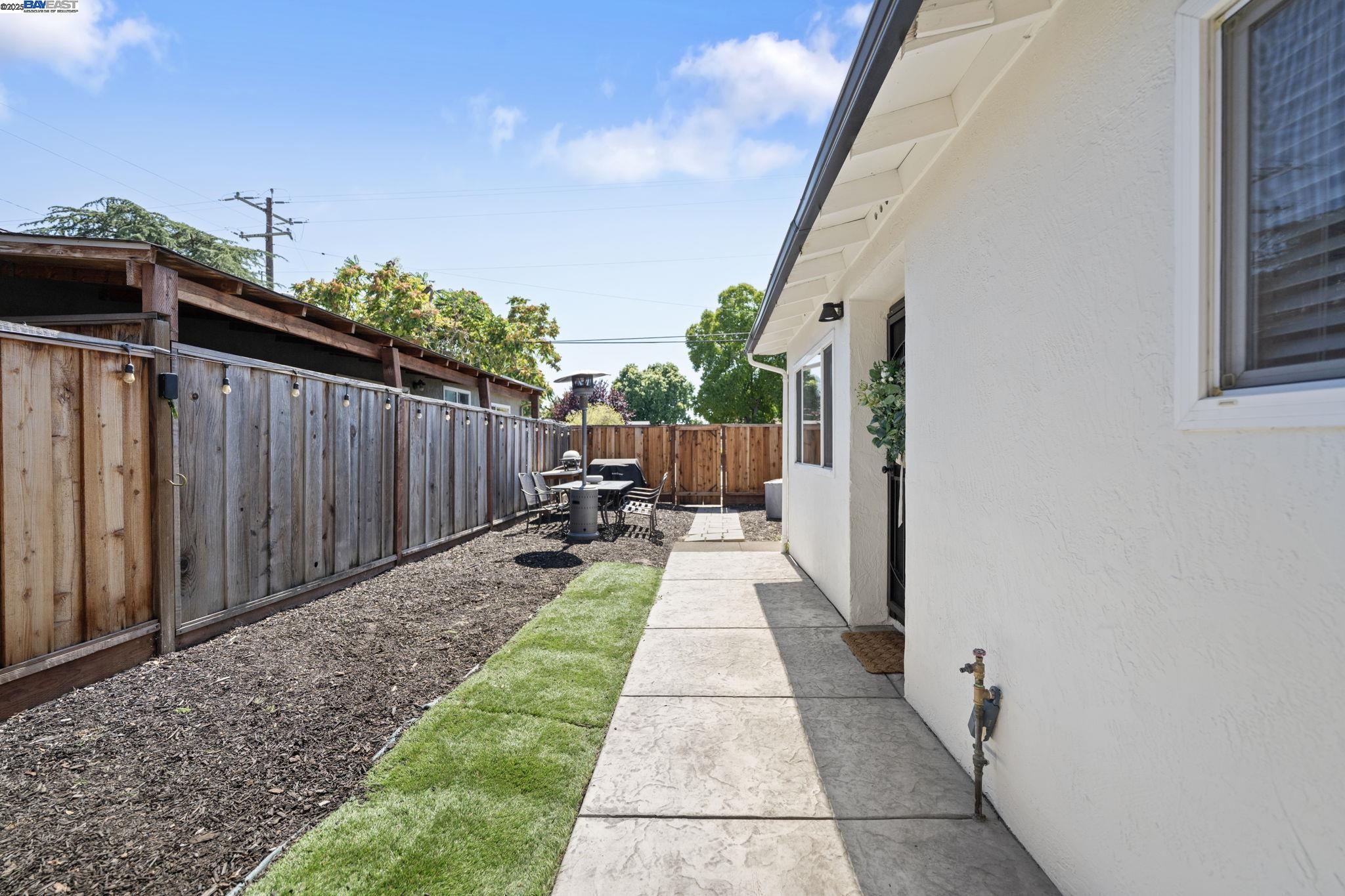 428 N P St, Livermore, California 94551, 4 Bedrooms Bedrooms, 8 Rooms Rooms,2 BathroomsBathrooms,Residential,For Sale,428 N P St,41106228