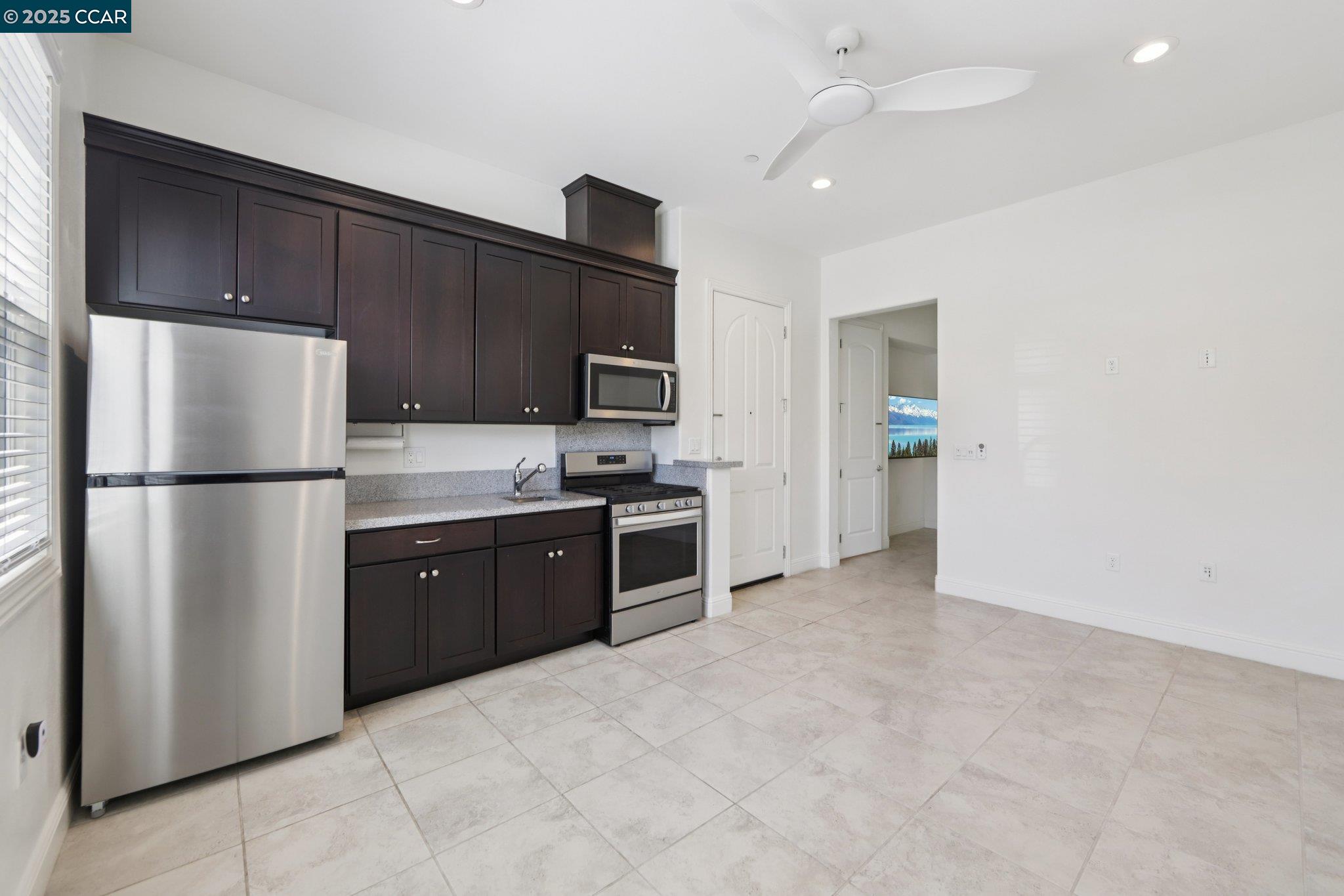 Detail Gallery Image 15 of 48 For 2909 Tulare Hills Dr, Dublin,  CA 94568 - 6 Beds | 5/1 Baths