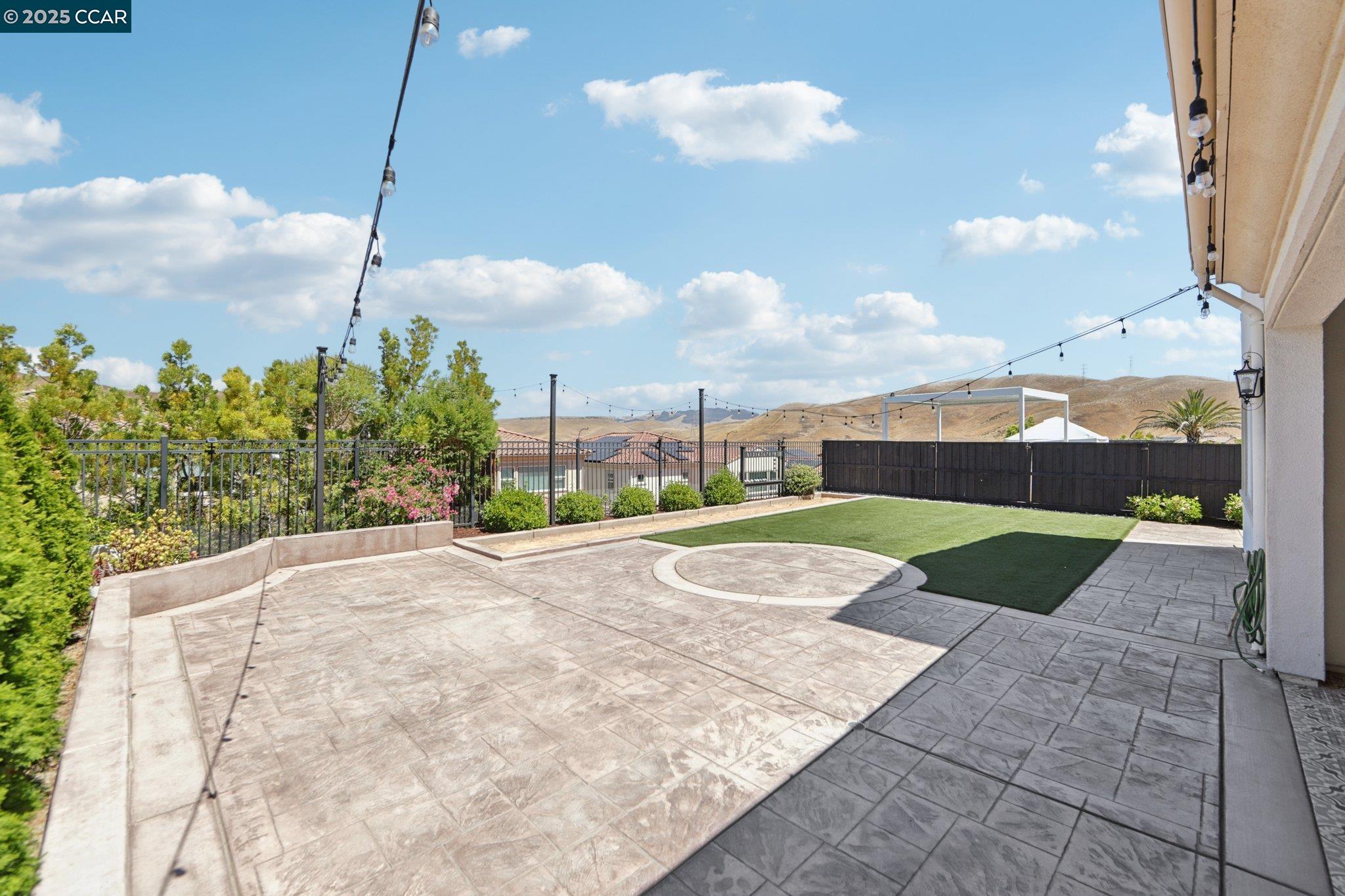 Detail Gallery Image 23 of 48 For 2909 Tulare Hills Dr, Dublin,  CA 94568 - 6 Beds | 5/1 Baths