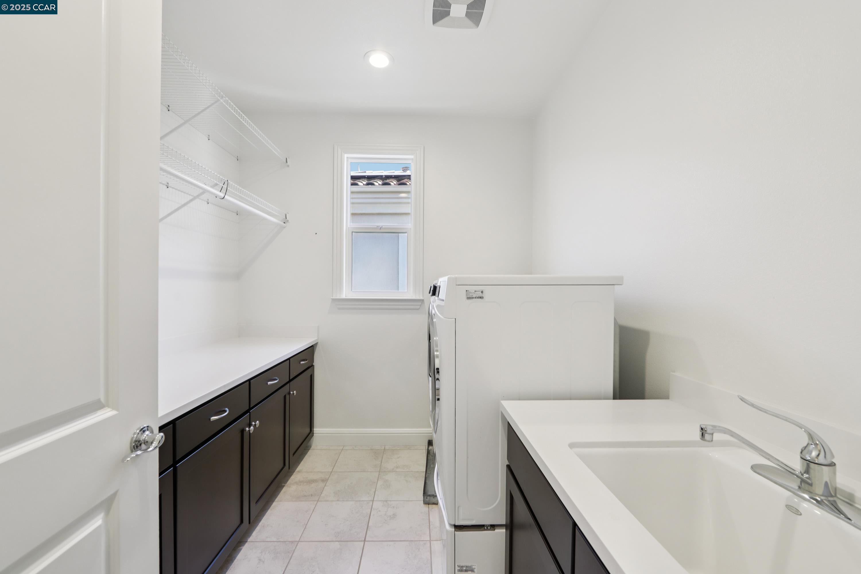 Detail Gallery Image 28 of 48 For 2909 Tulare Hills Dr, Dublin,  CA 94568 - 6 Beds | 5/1 Baths