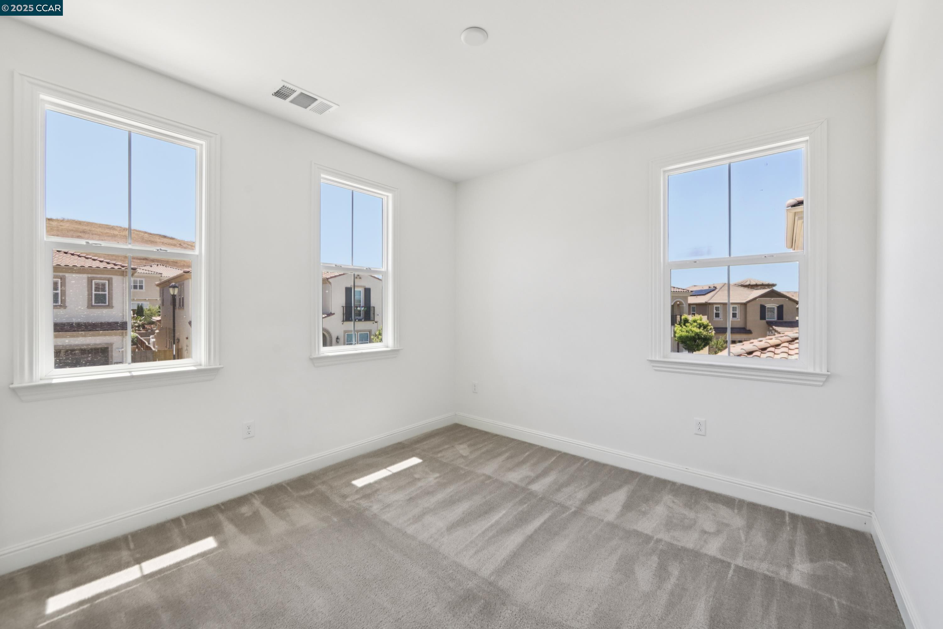 Detail Gallery Image 30 of 48 For 2909 Tulare Hills Dr, Dublin,  CA 94568 - 6 Beds | 5/1 Baths