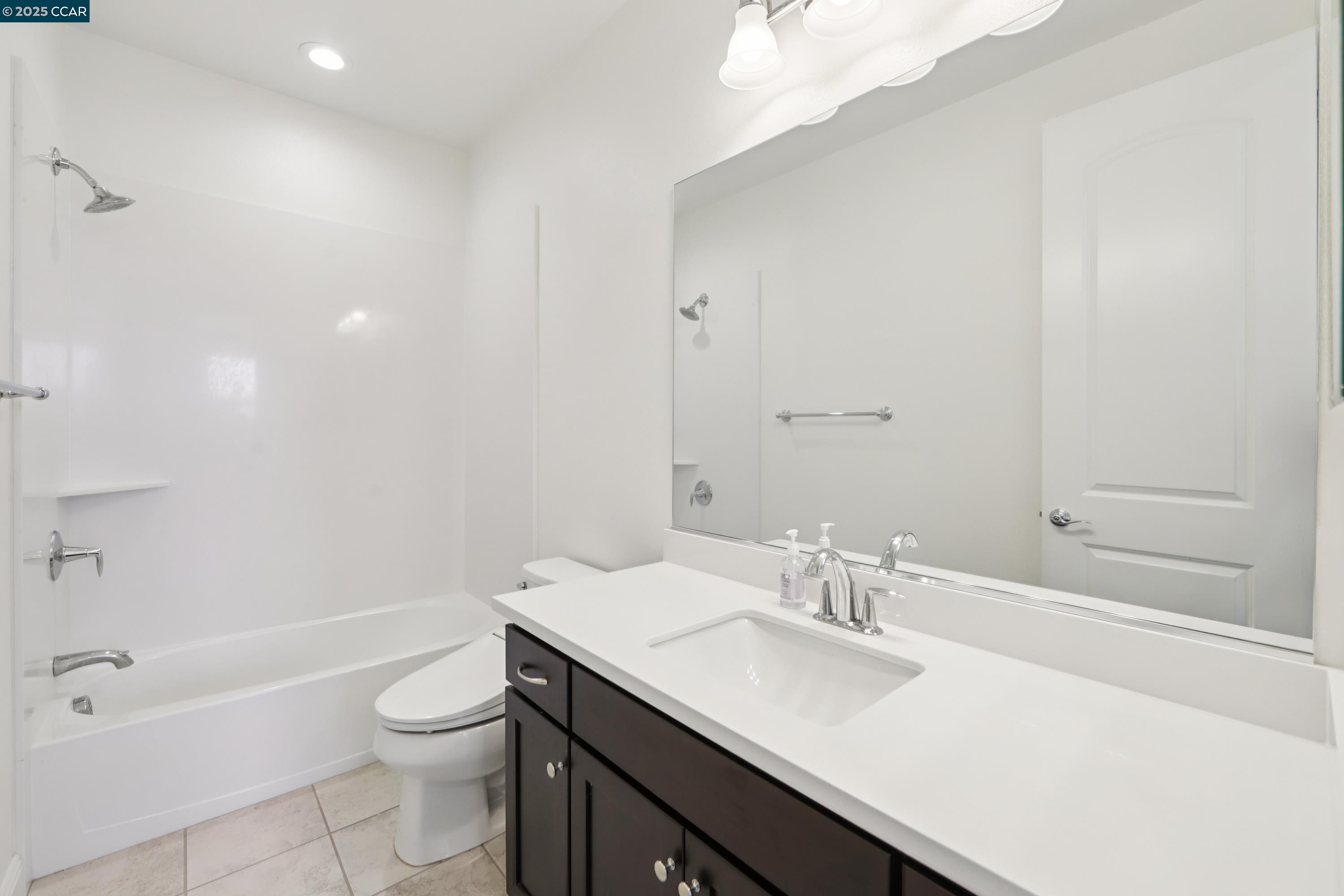 Detail Gallery Image 31 of 48 For 2909 Tulare Hills Dr, Dublin,  CA 94568 - 6 Beds | 5/1 Baths