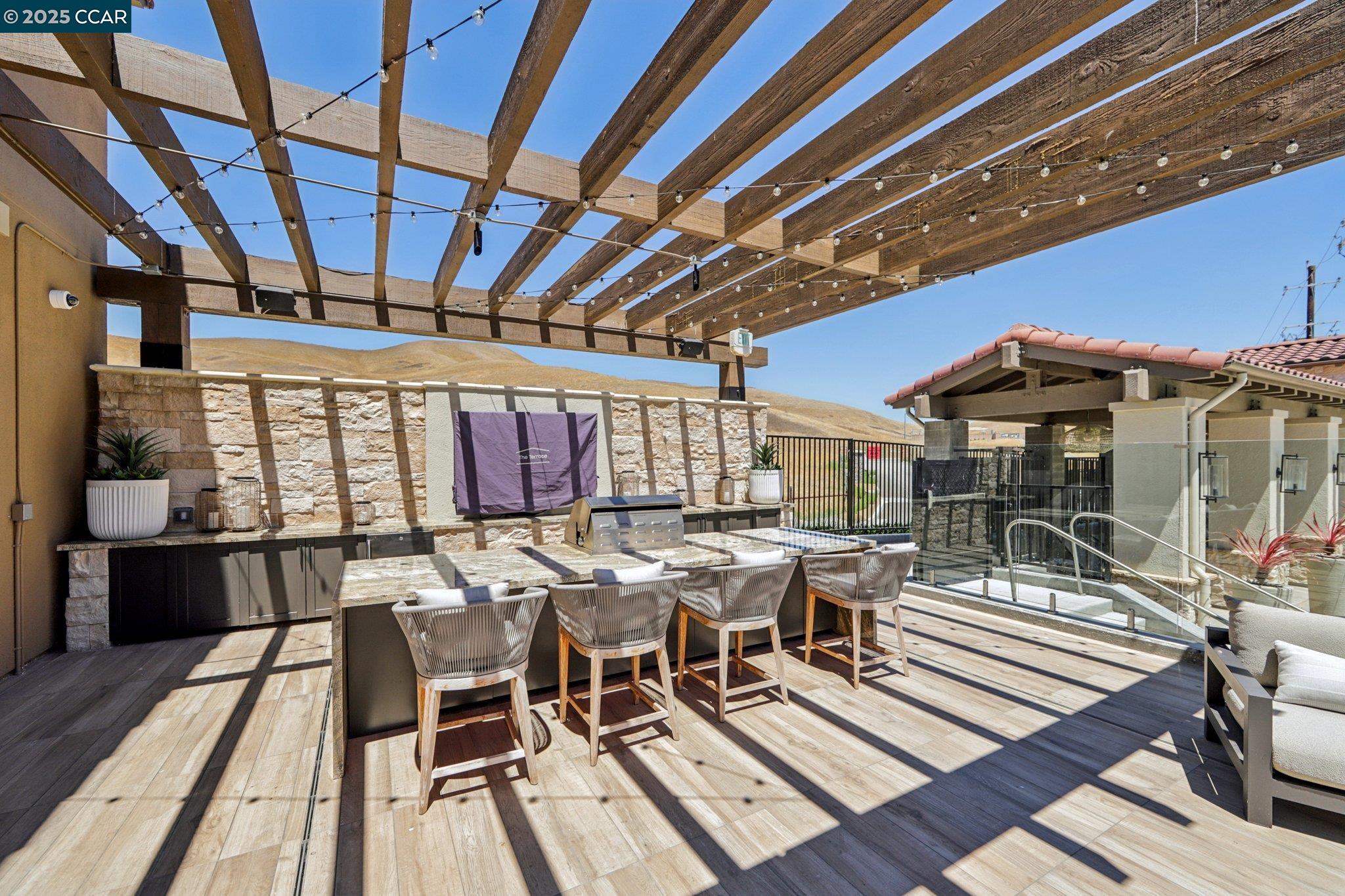 Detail Gallery Image 41 of 48 For 2909 Tulare Hills Dr, Dublin,  CA 94568 - 6 Beds | 5/1 Baths