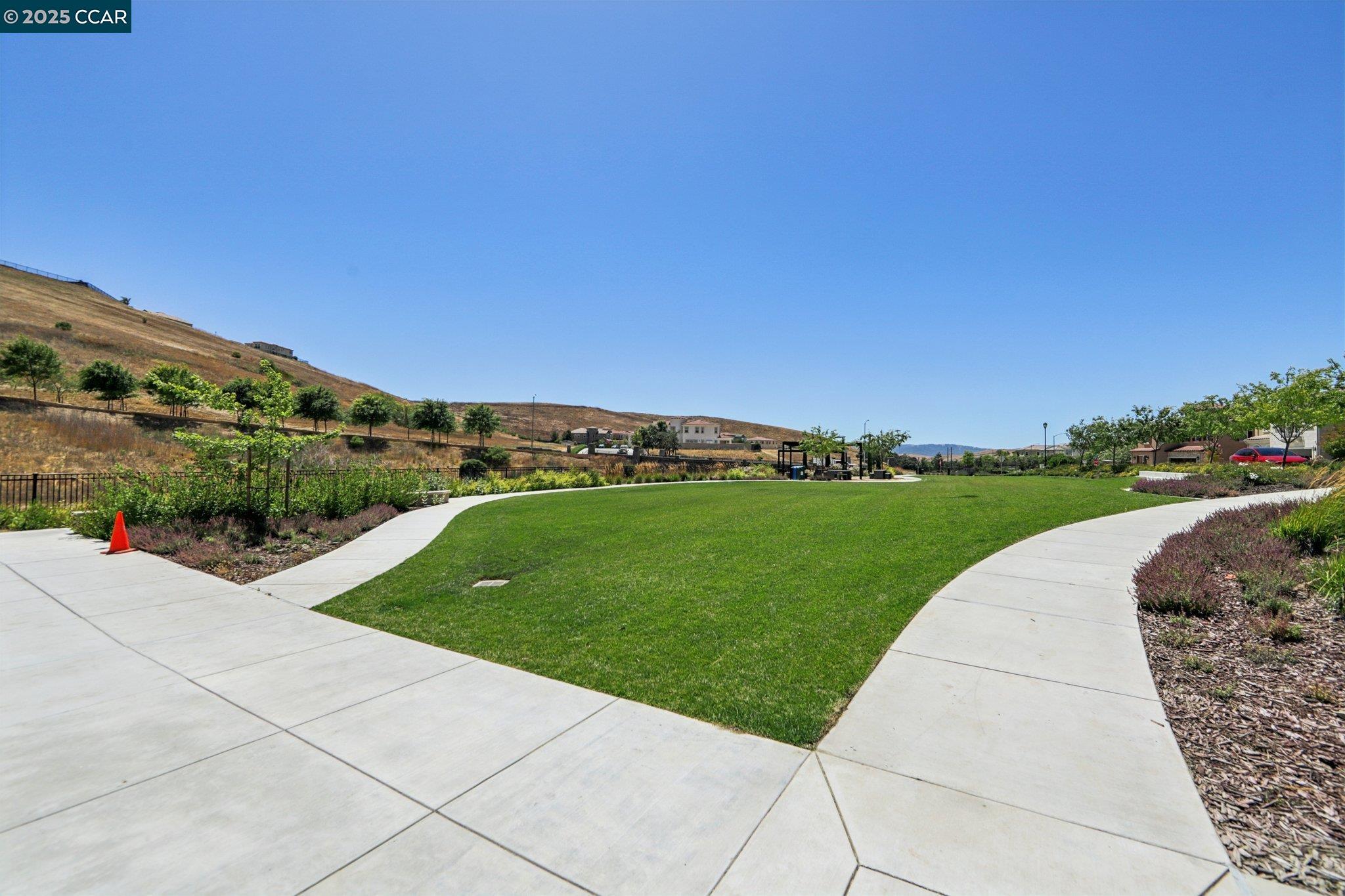 Detail Gallery Image 42 of 48 For 2909 Tulare Hills Dr, Dublin,  CA 94568 - 6 Beds | 5/1 Baths