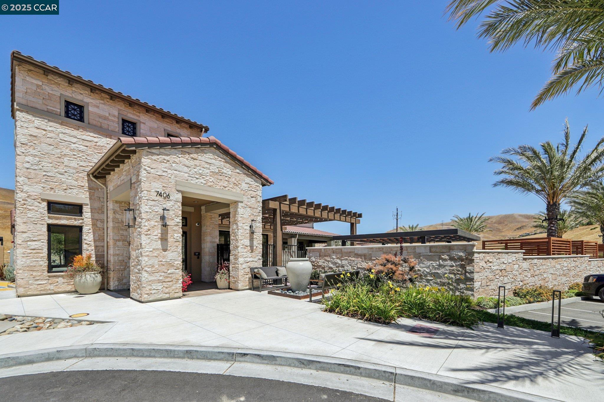Detail Gallery Image 43 of 48 For 2909 Tulare Hills Dr, Dublin,  CA 94568 - 6 Beds | 5/1 Baths