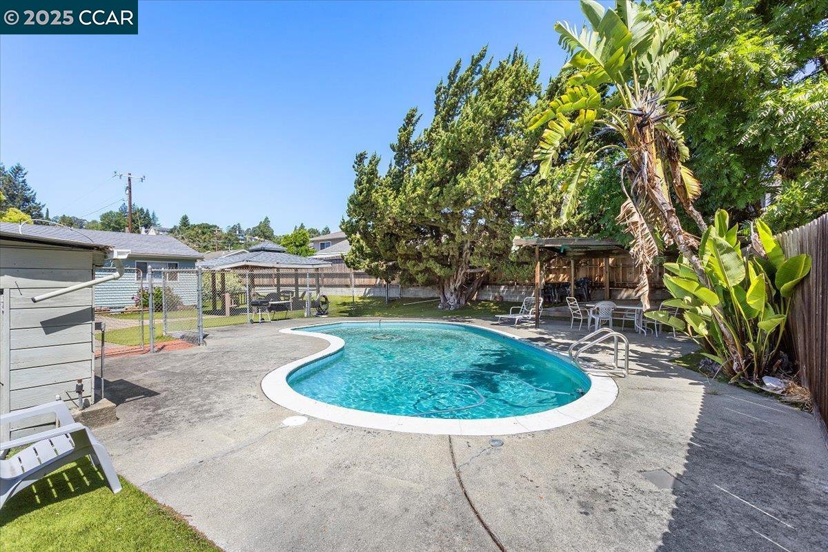 19358 Lake Chabot Rd, Castro Valley, California 94546, ,Land,For Sale,19358 Lake Chabot Rd,41106232