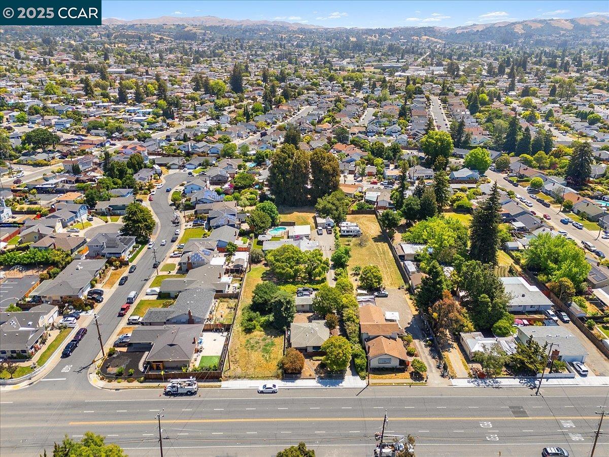 19358 Lake Chabot Rd, Castro Valley, California 94546, ,Land,For Sale,19358 Lake Chabot Rd,41106232