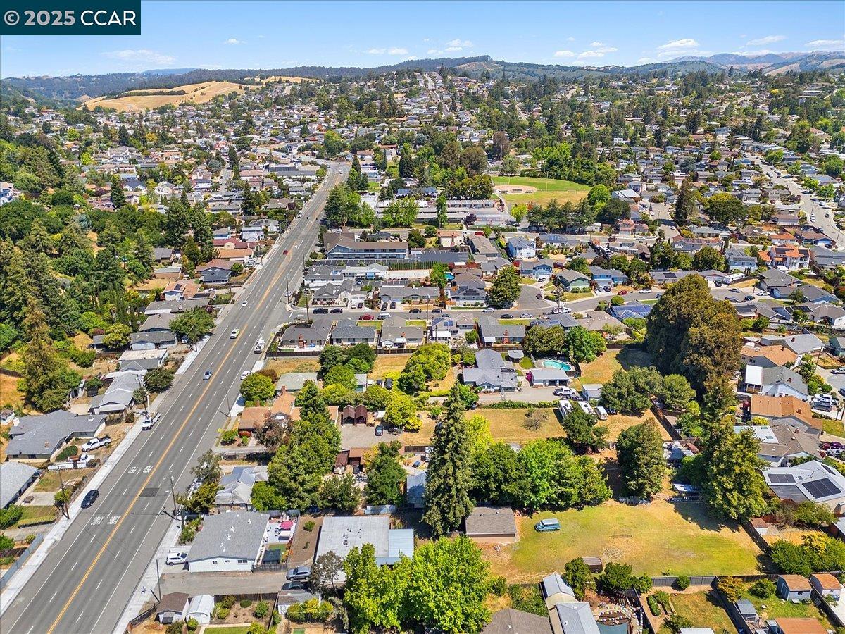 19358 Lake Chabot Rd, Castro Valley, California 94546, ,Land,For Sale,19358 Lake Chabot Rd,41106232