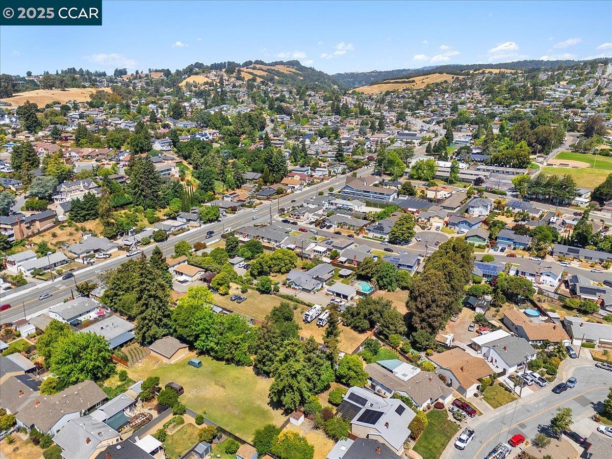 19358 Lake Chabot Rd, Castro Valley, California 94546, ,Land,For Sale,19358 Lake Chabot Rd,41106232