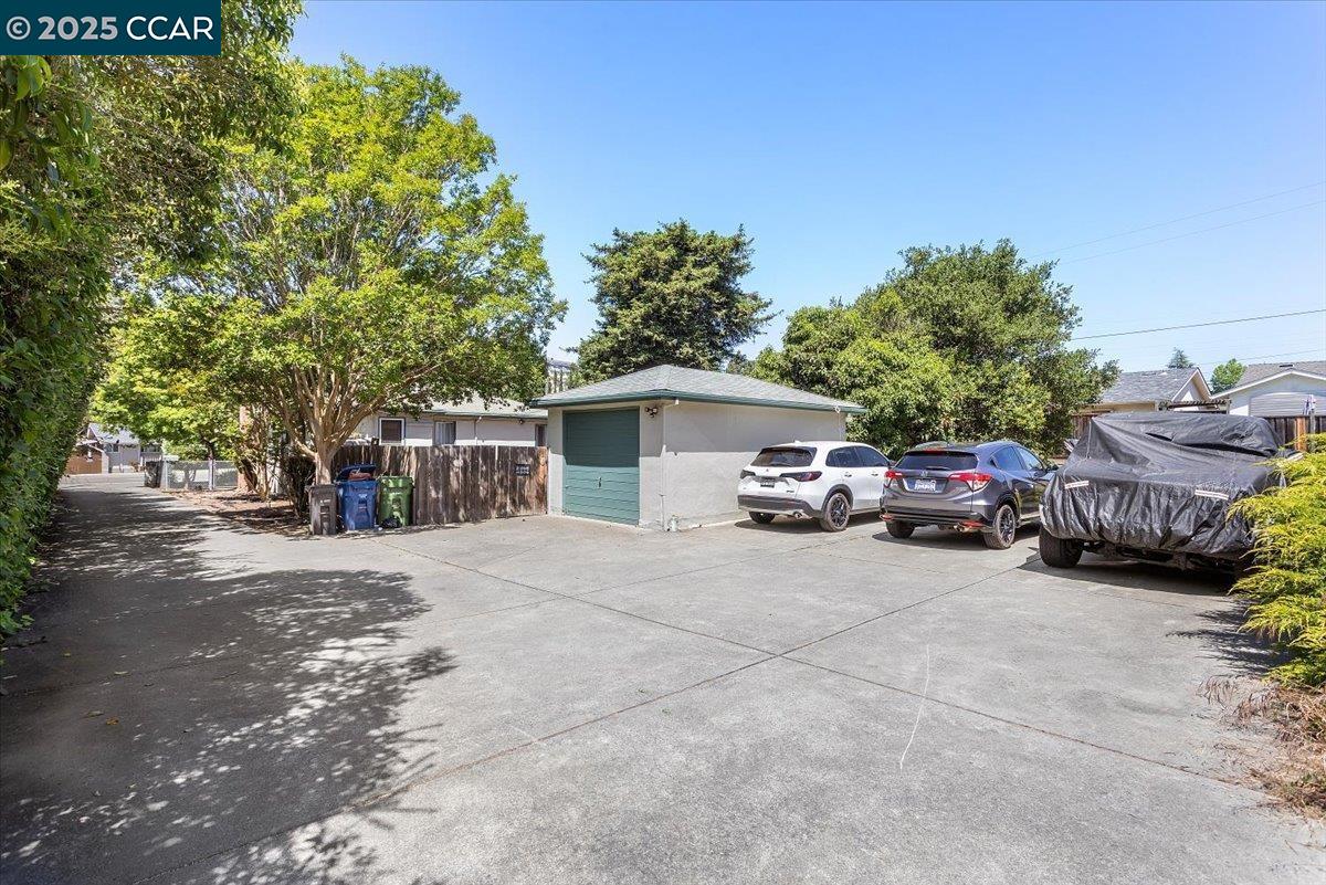19358 Lake Chabot Rd, Castro Valley, California 94546, ,Land,For Sale,19358 Lake Chabot Rd,41106232