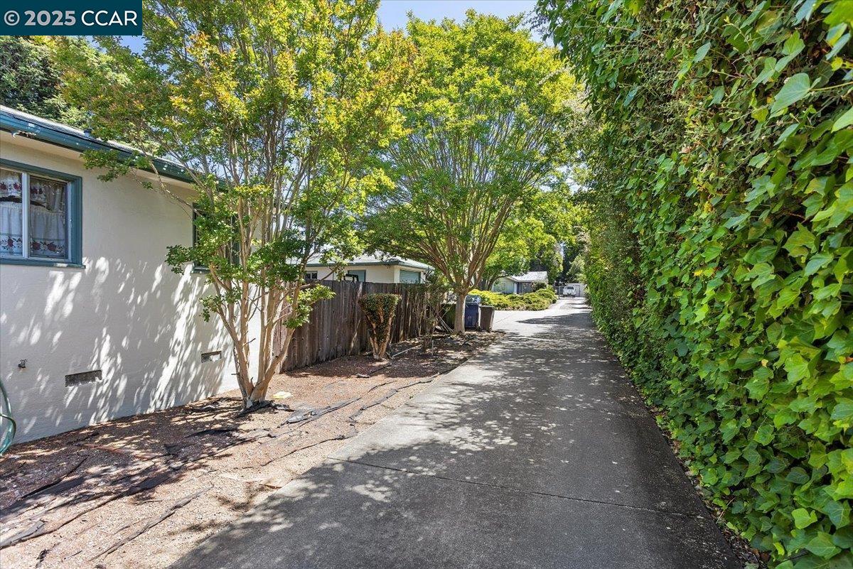19358 Lake Chabot Rd, Castro Valley, California 94546, ,Land,For Sale,19358 Lake Chabot Rd,41106232