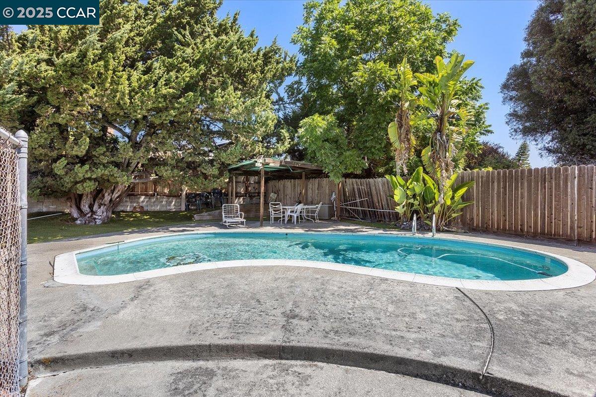19358 Lake Chabot Rd, Castro Valley, California 94546, ,Land,For Sale,19358 Lake Chabot Rd,41106232