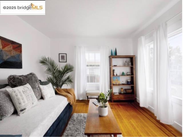 6432 Sunnymere, Oakland, California 94605, 1 Bedroom Bedrooms, 3 Rooms Rooms,1 BathroomBathrooms,Residential,For Sale,6432 Sunnymere,41106233