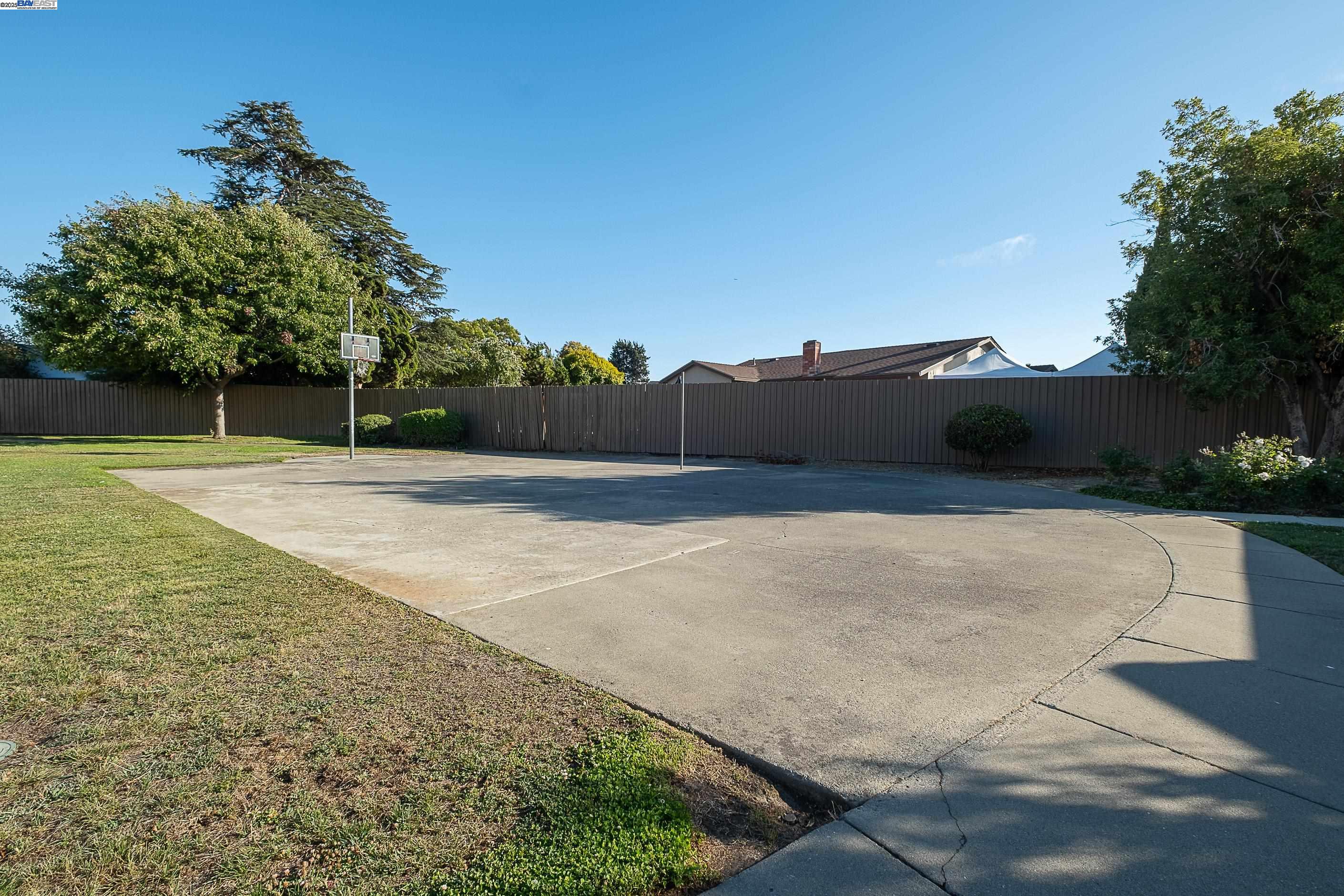 34579 Bluestone Cmn, Fremont, California 94555, 4 Bedrooms Bedrooms, 7 Rooms Rooms,2 BathroomsBathrooms,Residential,For Sale,34579 Bluestone Cmn,41106239