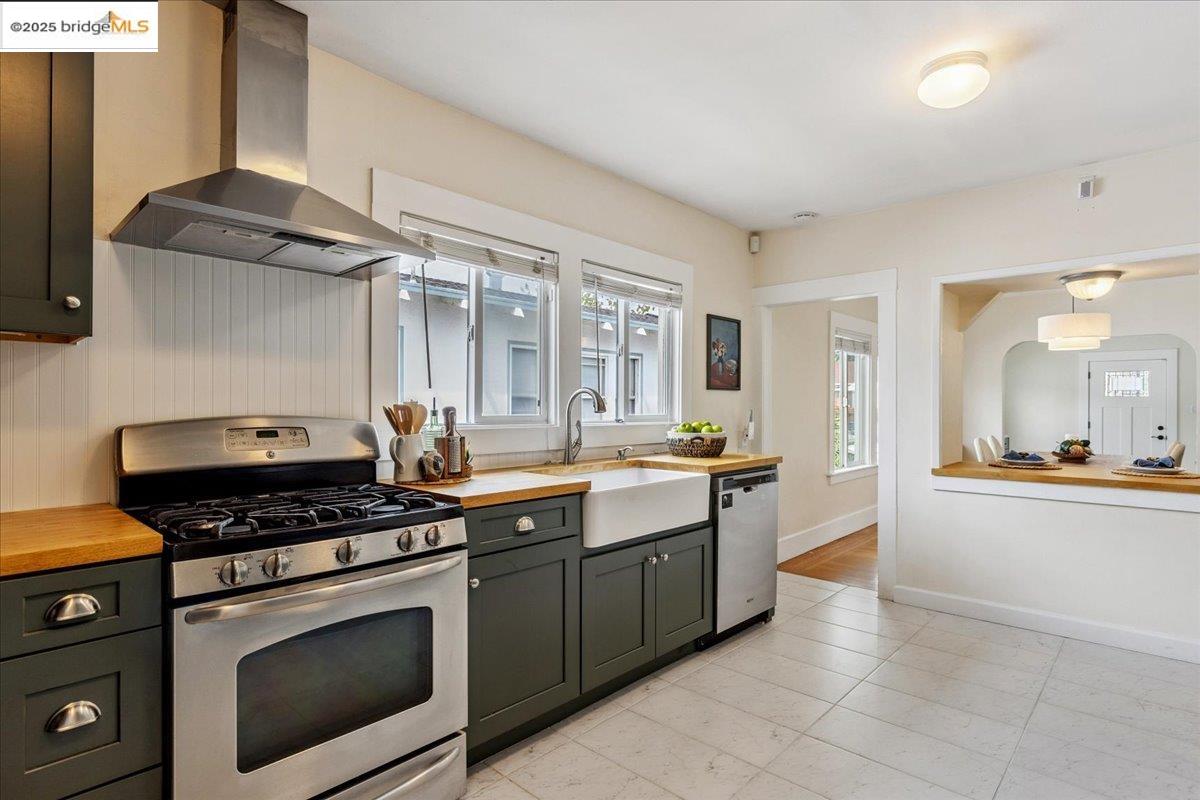 2680 67Th Ave, Oakland, California 94605, 3 Bedrooms Bedrooms, 6 Rooms Rooms,2 BathroomsBathrooms,Residential,For Sale,2680 67Th Ave,41106240