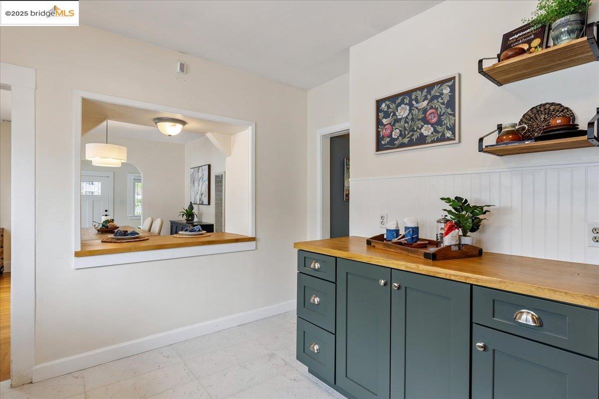 2680 67Th Ave, Oakland, California 94605, 3 Bedrooms Bedrooms, 6 Rooms Rooms,2 BathroomsBathrooms,Residential,For Sale,2680 67Th Ave,41106240