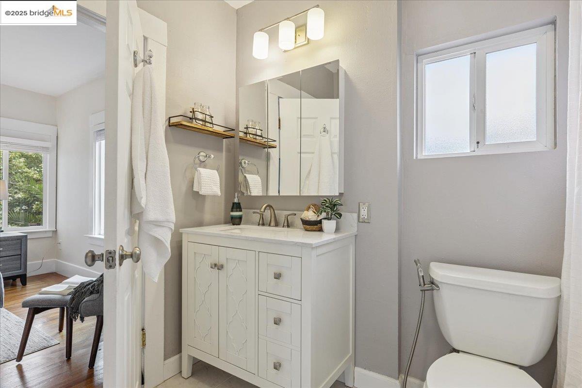 2680 67Th Ave, Oakland, California 94605, 3 Bedrooms Bedrooms, 6 Rooms Rooms,2 BathroomsBathrooms,Residential,For Sale,2680 67Th Ave,41106240