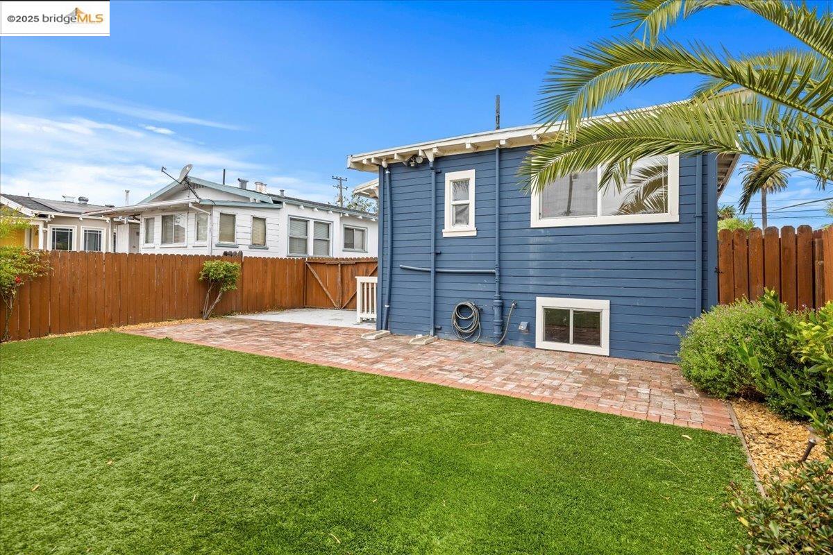 2680 67Th Ave, Oakland, California 94605, 3 Bedrooms Bedrooms, 6 Rooms Rooms,2 BathroomsBathrooms,Residential,For Sale,2680 67Th Ave,41106240