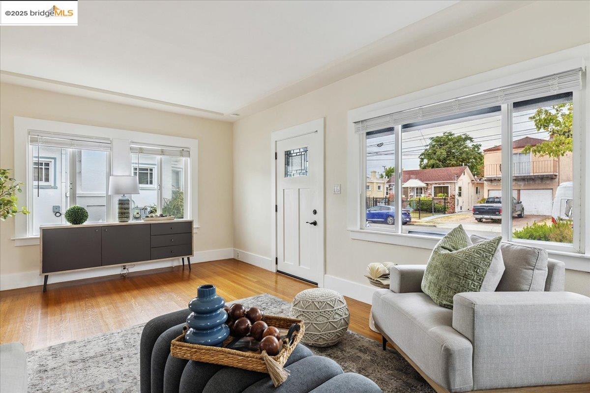 2680 67Th Ave, Oakland, California 94605, 3 Bedrooms Bedrooms, 6 Rooms Rooms,2 BathroomsBathrooms,Residential,For Sale,2680 67Th Ave,41106240