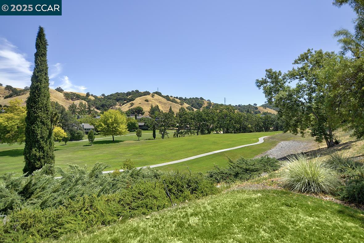 3136 Tice Creek Dr # 8, Walnut Creek, California 94595, 2 Bedrooms Bedrooms, 6 Rooms Rooms,2 BathroomsBathrooms,Residential,For Sale,3136 Tice Creek Dr # 8,41106241