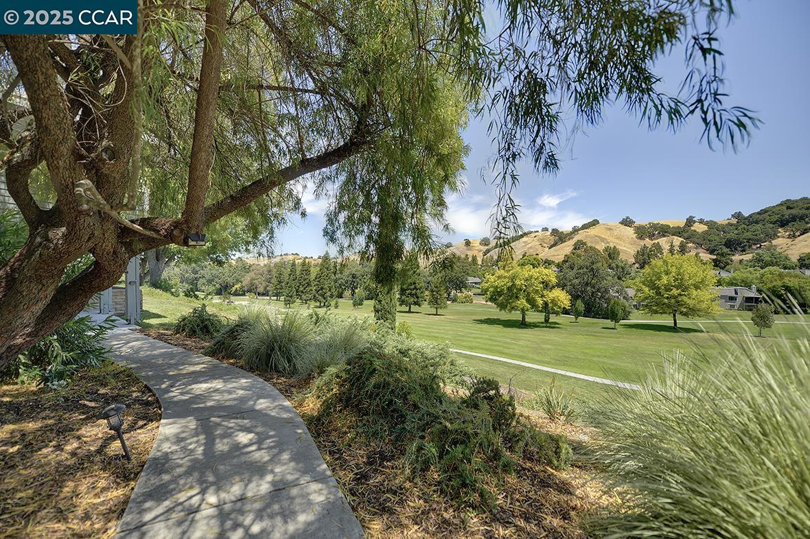 3136 Tice Creek Dr # 8, Walnut Creek, California 94595, 2 Bedrooms Bedrooms, 6 Rooms Rooms,2 BathroomsBathrooms,Residential,For Sale,3136 Tice Creek Dr # 8,41106241