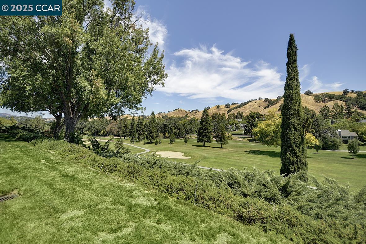 3136 Tice Creek Dr # 8, Walnut Creek, California 94595, 2 Bedrooms Bedrooms, 6 Rooms Rooms,2 BathroomsBathrooms,Residential,For Sale,3136 Tice Creek Dr # 8,41106241