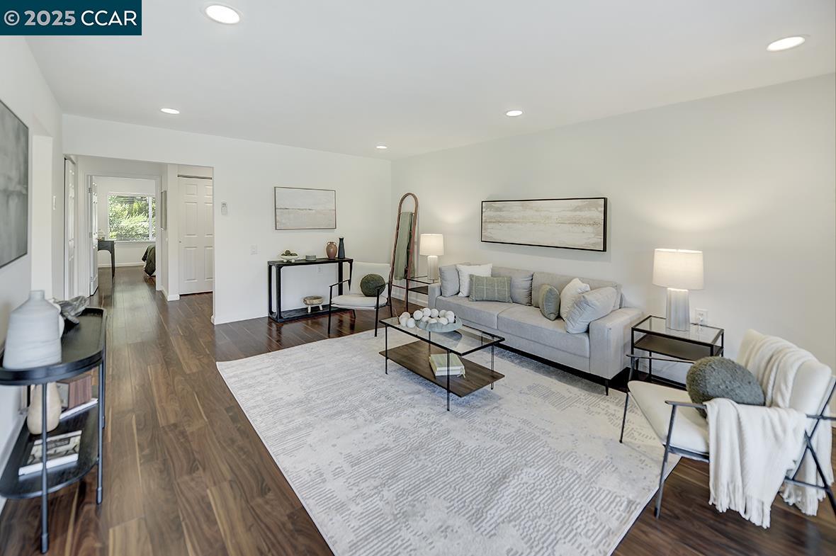 3136 Tice Creek Dr # 8, Walnut Creek, California 94595, 2 Bedrooms Bedrooms, 6 Rooms Rooms,2 BathroomsBathrooms,Residential,For Sale,3136 Tice Creek Dr # 8,41106241