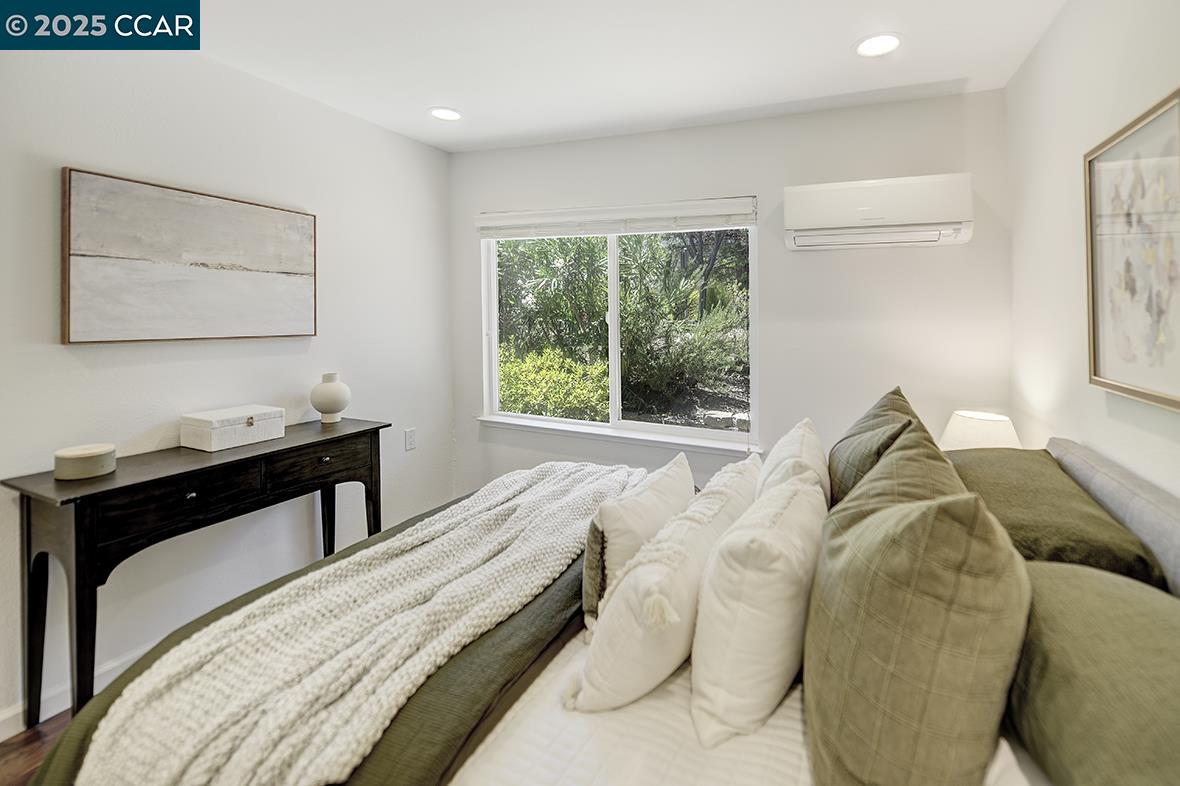 3136 Tice Creek Dr # 8, Walnut Creek, California 94595, 2 Bedrooms Bedrooms, 6 Rooms Rooms,2 BathroomsBathrooms,Residential,For Sale,3136 Tice Creek Dr # 8,41106241