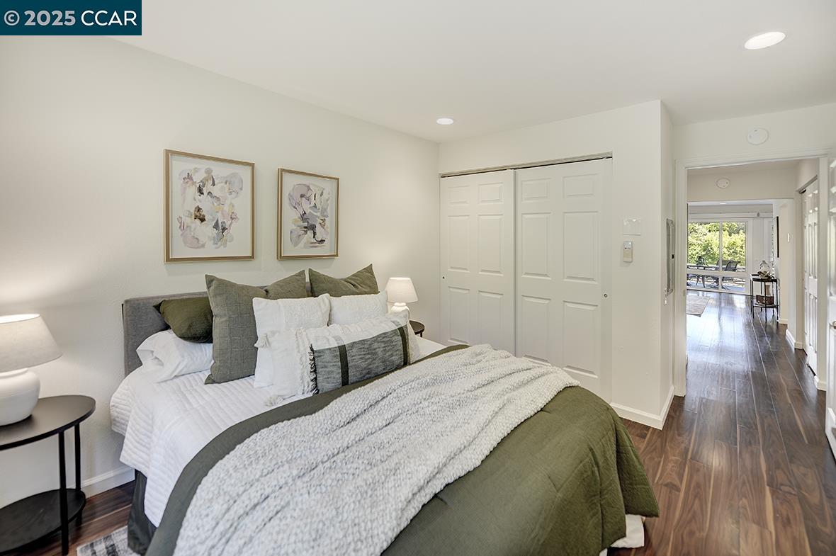 3136 Tice Creek Dr # 8, Walnut Creek, California 94595, 2 Bedrooms Bedrooms, 6 Rooms Rooms,2 BathroomsBathrooms,Residential,For Sale,3136 Tice Creek Dr # 8,41106241