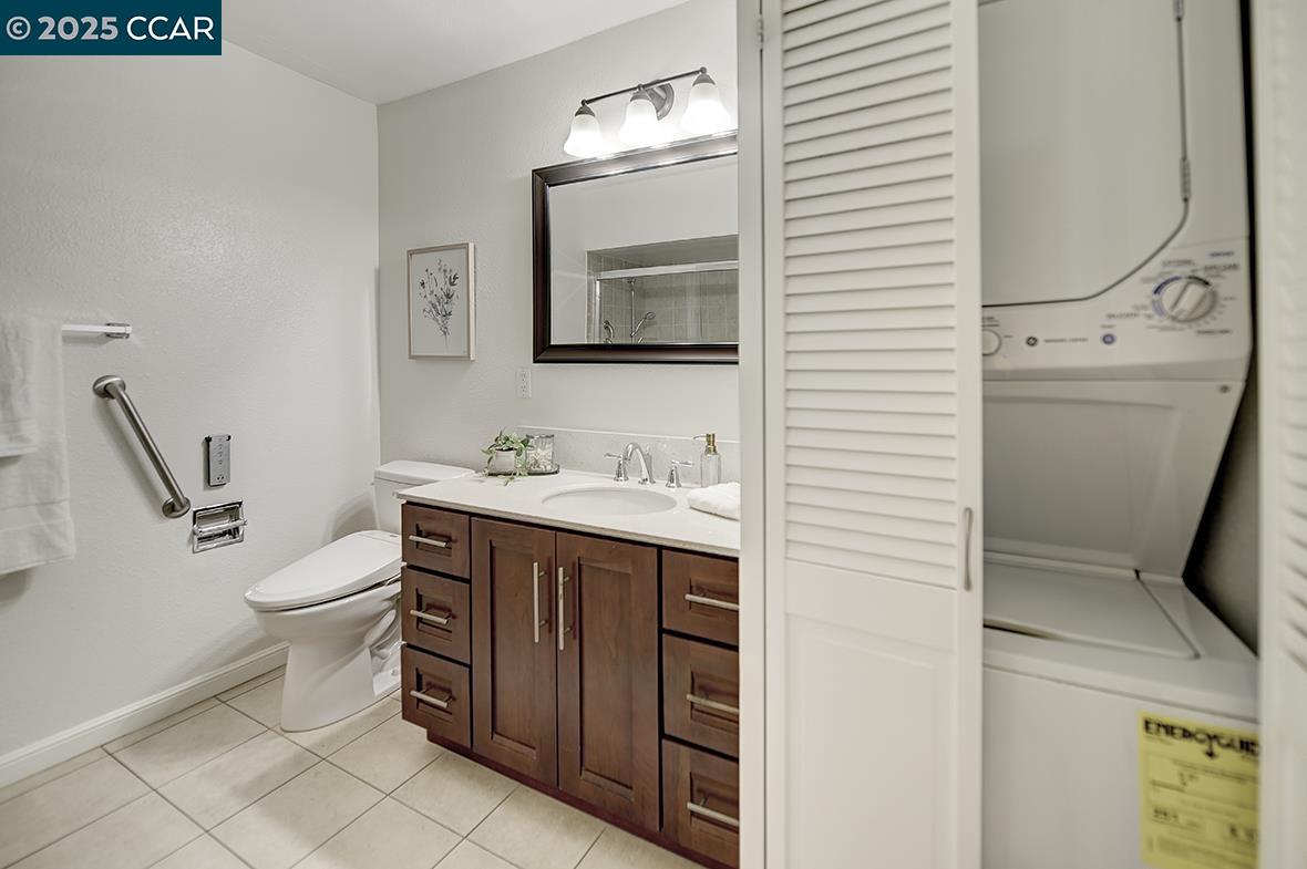 3136 Tice Creek Dr # 8, Walnut Creek, California 94595, 2 Bedrooms Bedrooms, 6 Rooms Rooms,2 BathroomsBathrooms,Residential,For Sale,3136 Tice Creek Dr # 8,41106241