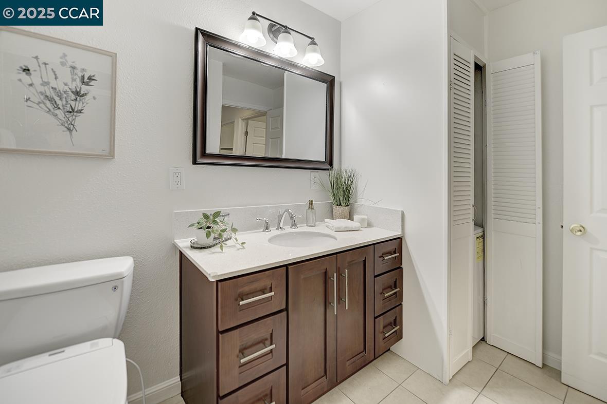 3136 Tice Creek Dr # 8, Walnut Creek, California 94595, 2 Bedrooms Bedrooms, 6 Rooms Rooms,2 BathroomsBathrooms,Residential,For Sale,3136 Tice Creek Dr # 8,41106241